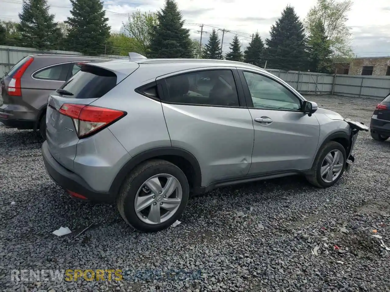 3 Photograph of a damaged car 3CZRU6H75LM700219 HONDA HR-V 2020