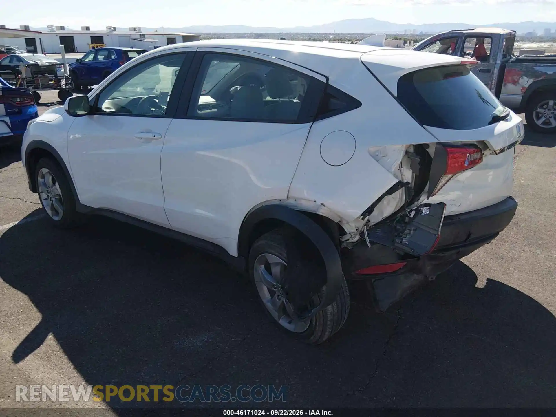 3 Photograph of a damaged car 3CZRU5H32MM716113 HONDA HR-V 2021