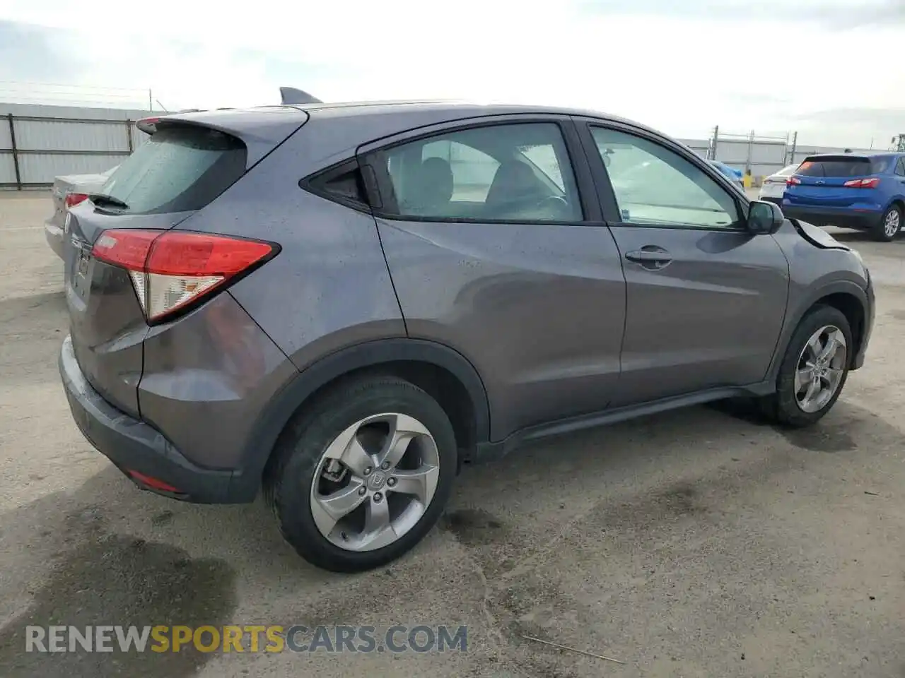 3 Photograph of a damaged car 3CZRU5H38MM732879 HONDA HR-V 2021