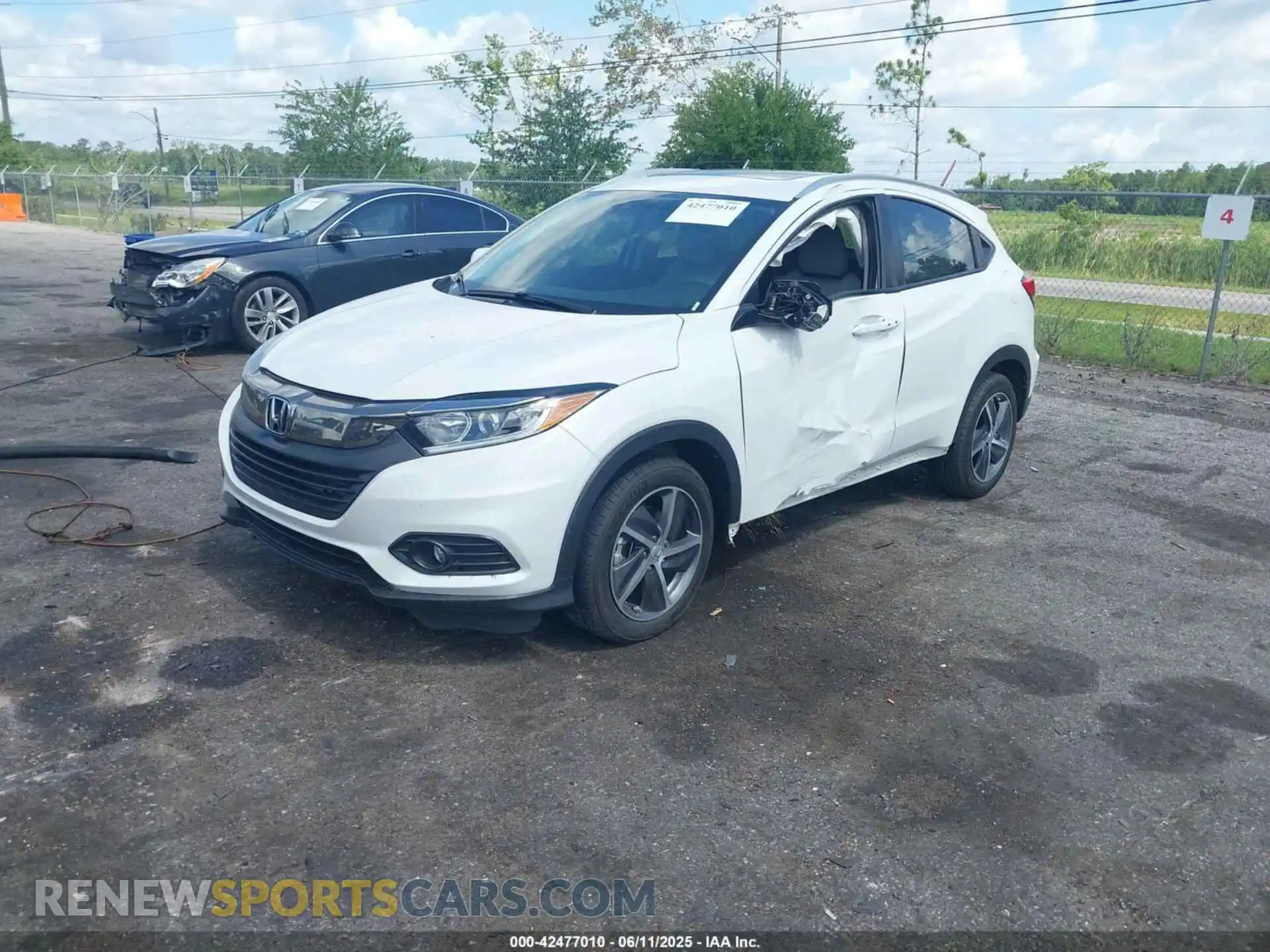 2 fotografías del automóvil dañado 3CZRU5H50MM711557 HONDA HR-V 2021