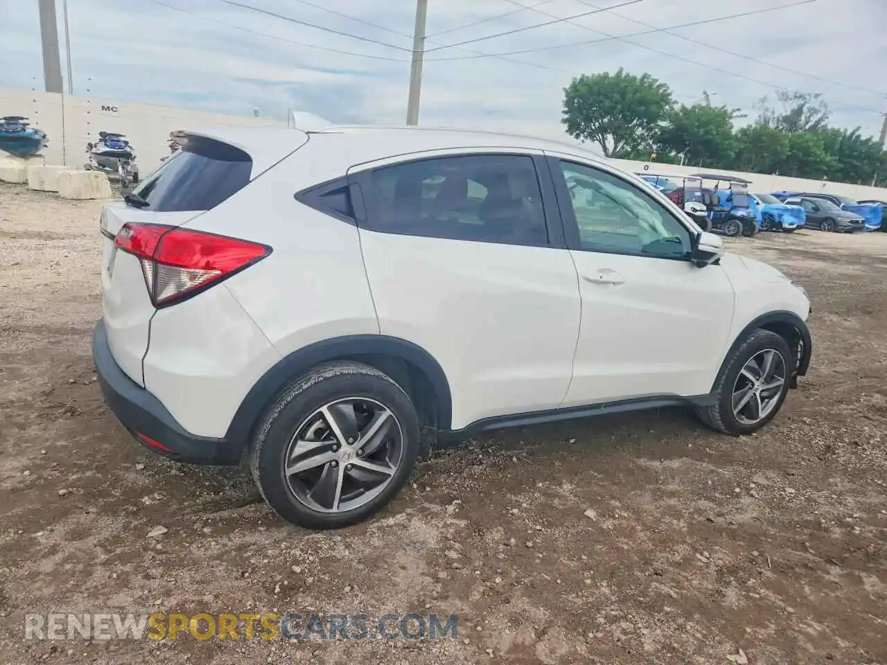 3 Photograph of a damaged car 3CZRU5H50MM728889 HONDA HR-V 2021