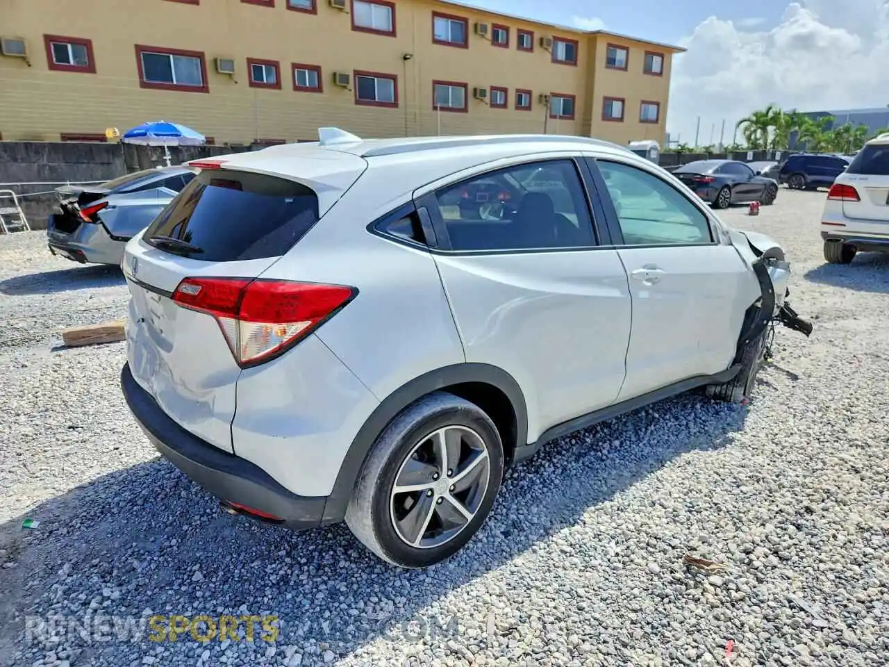 3 Photograph of a damaged car 3CZRU5H52MM729008 HONDA HR-V 2021