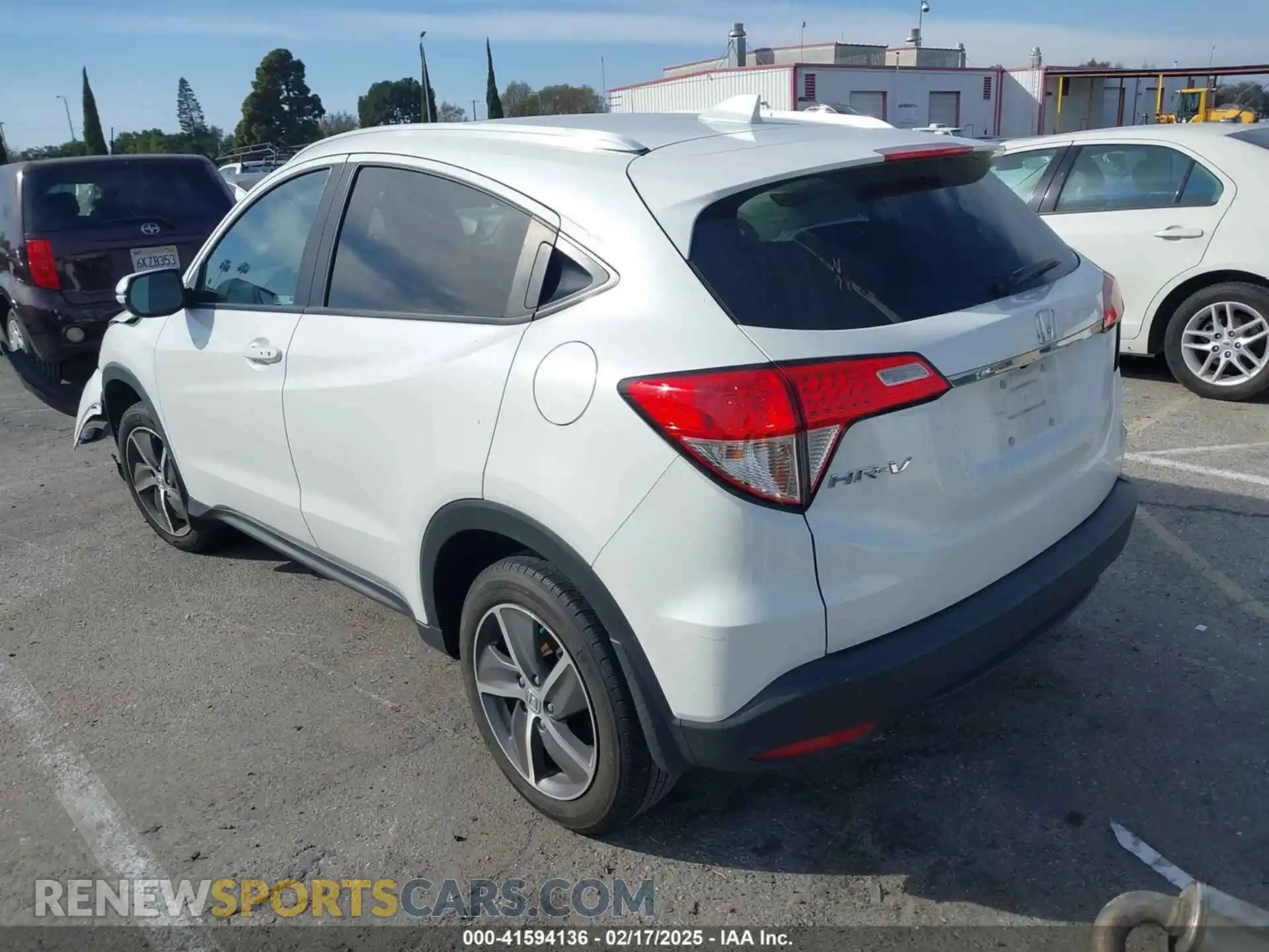 3 Photograph of a damaged car 3CZRU5H58MM714237 HONDA HR-V 2021