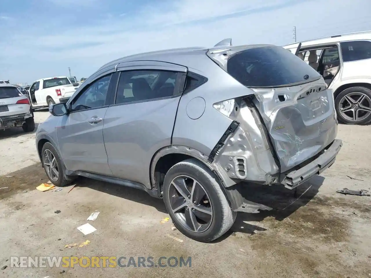 2 fotografías del automóvil dañado 3CZRU5H59MM721648 HONDA HR-V 2021