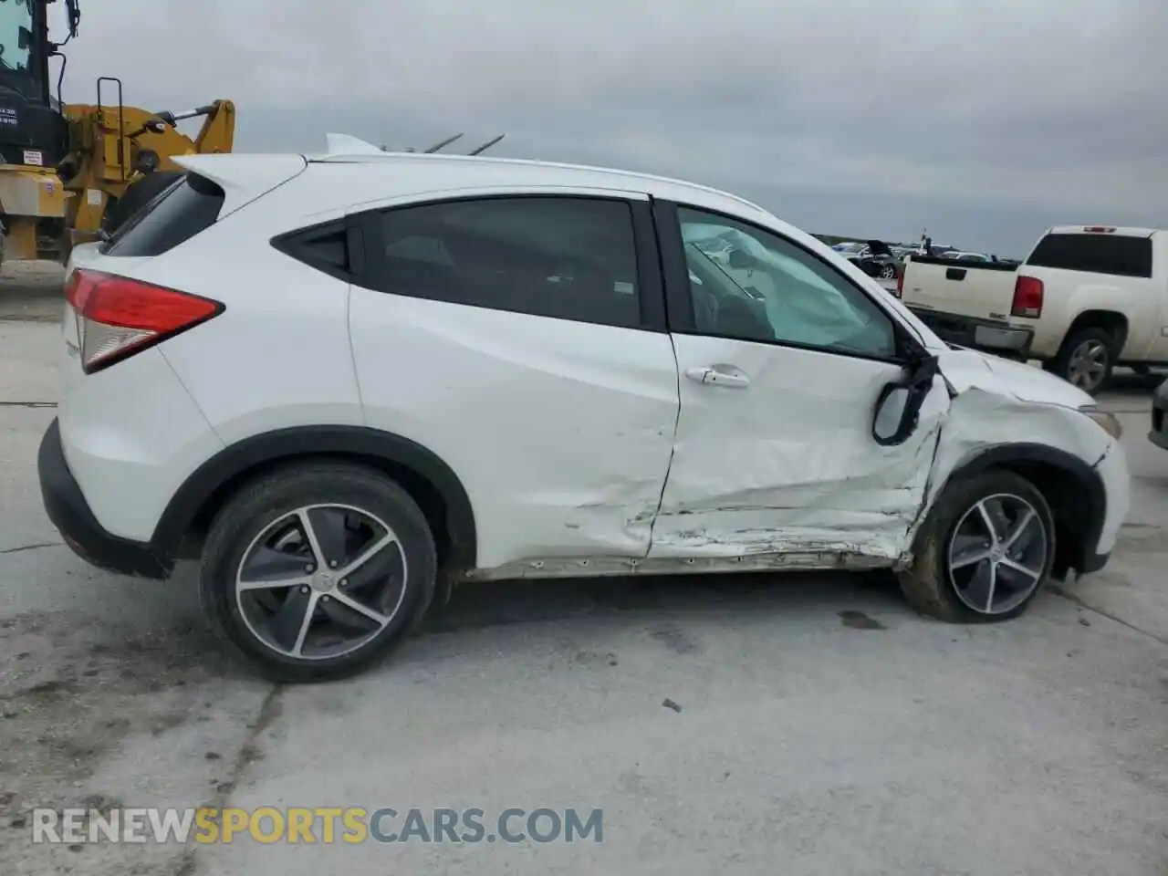 3 Photograph of a damaged car 3CZRU5H71MM703968 HONDA HR-V 2021