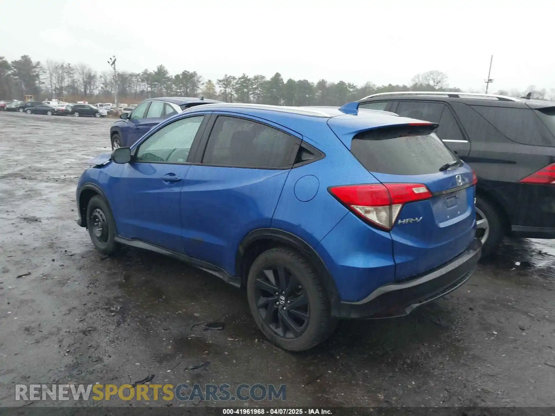 3 Photograph of a damaged car 3CZRU6H10MM732721 HONDA HR-V 2021