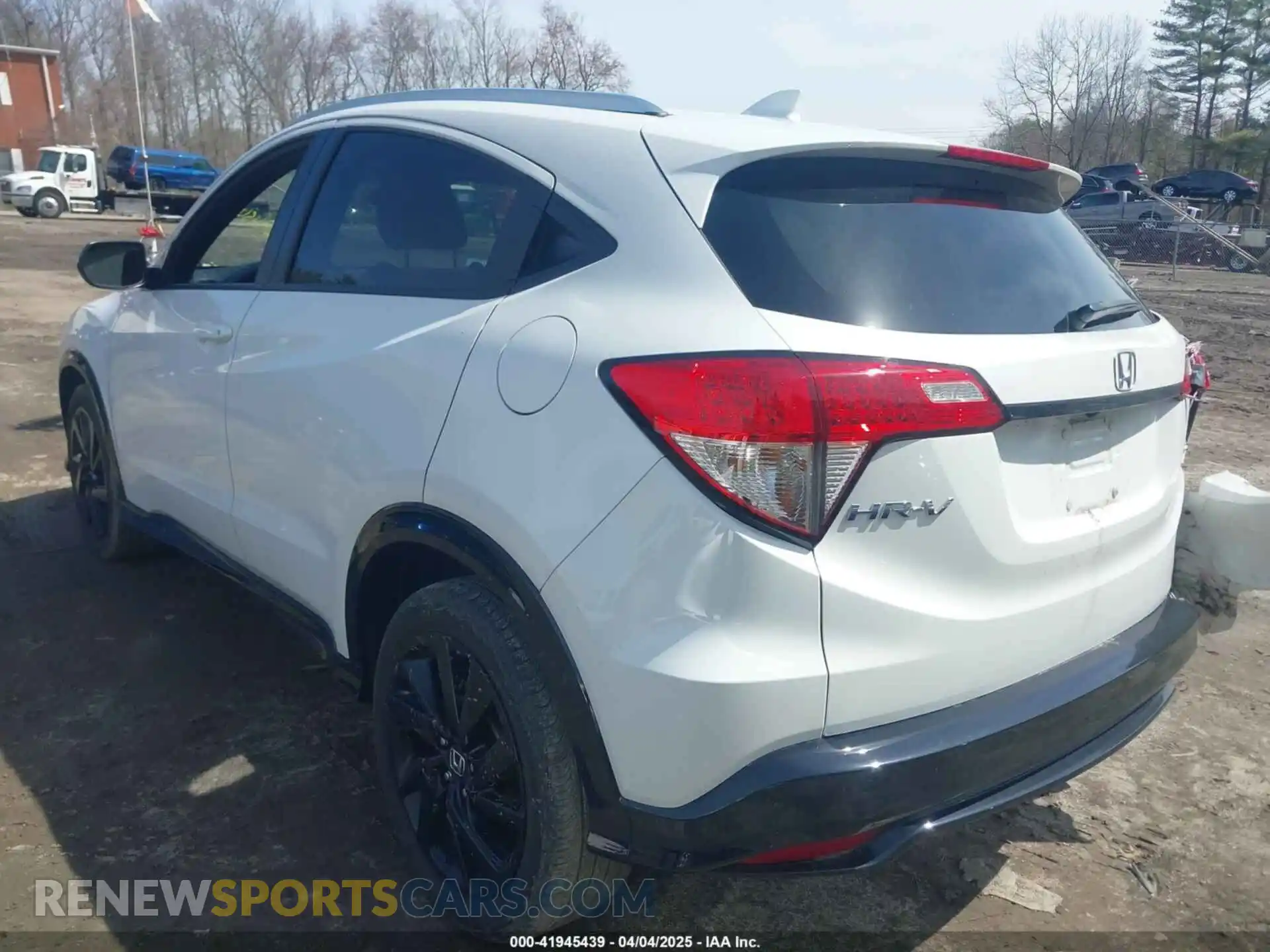 3 Photograph of a damaged car 3CZRU6H10MM749910 HONDA HR-V 2021