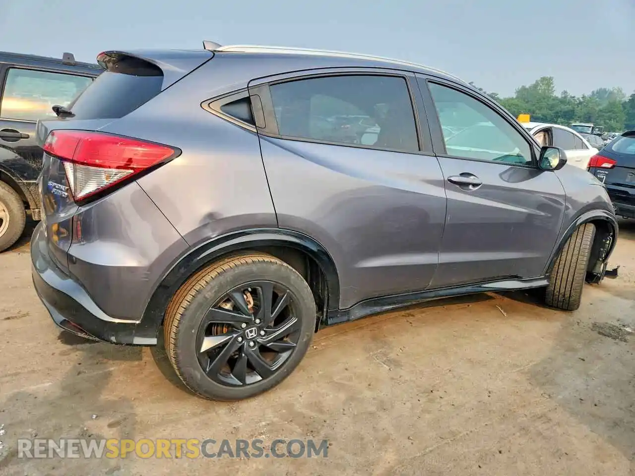 3 Photograph of a damaged car 3CZRU6H13MM755149 HONDA HR-V 2021