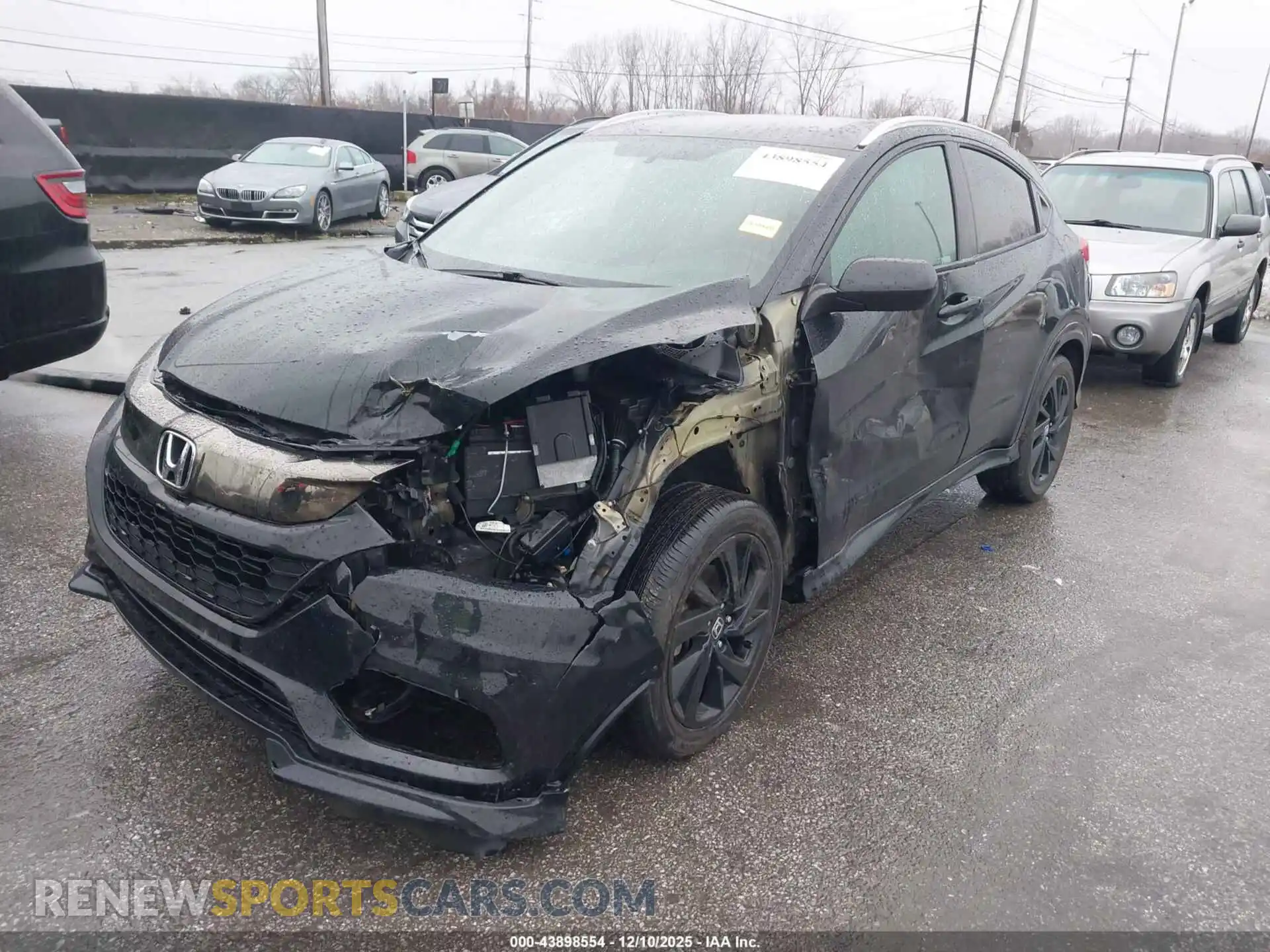 2 fotografías del automóvil dañado 3CZRU6H15MM732665 HONDA HR-V 2021