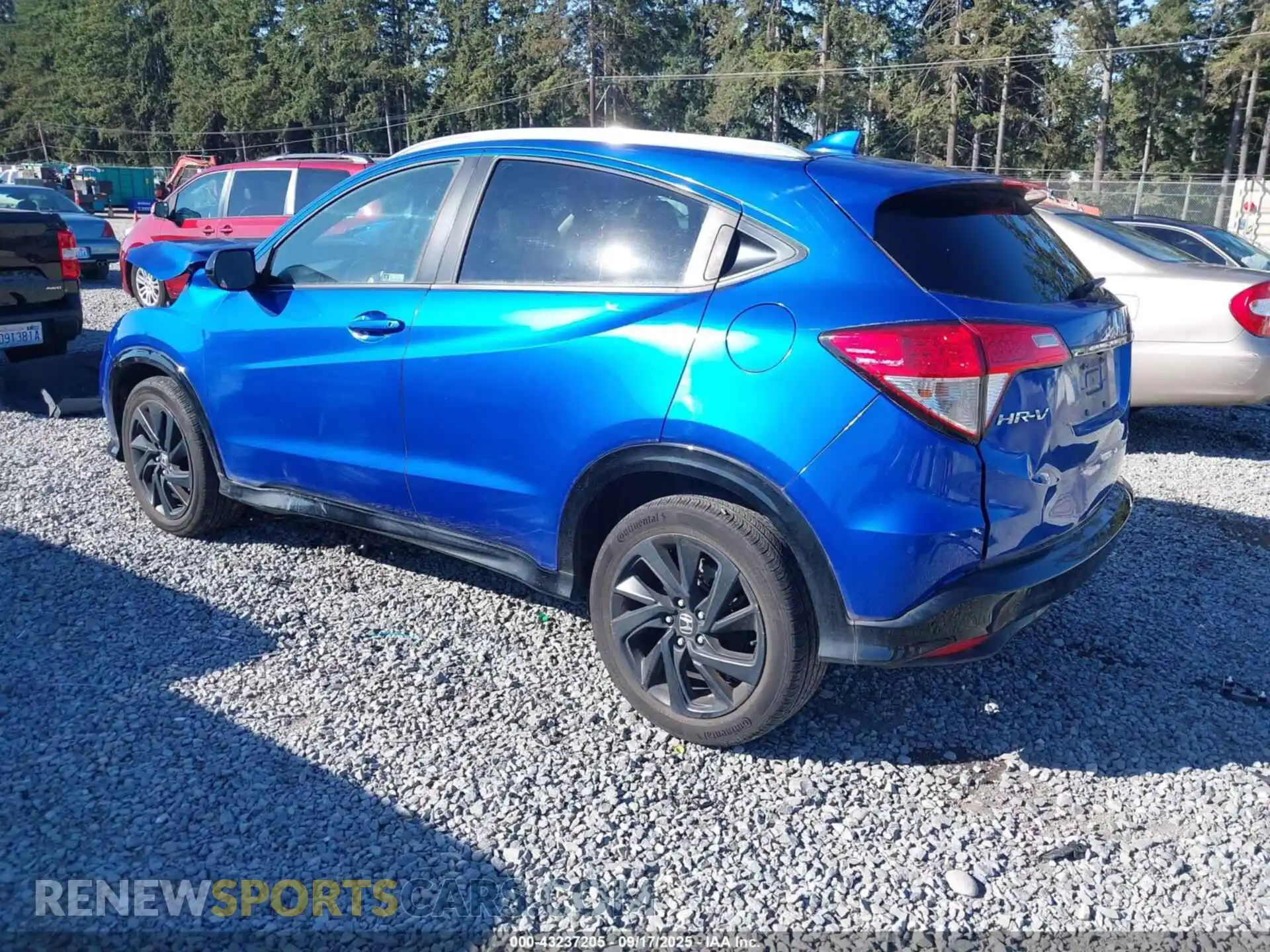 3 Photograph of a damaged car 3CZRU6H15MM747585 HONDA HR-V 2021