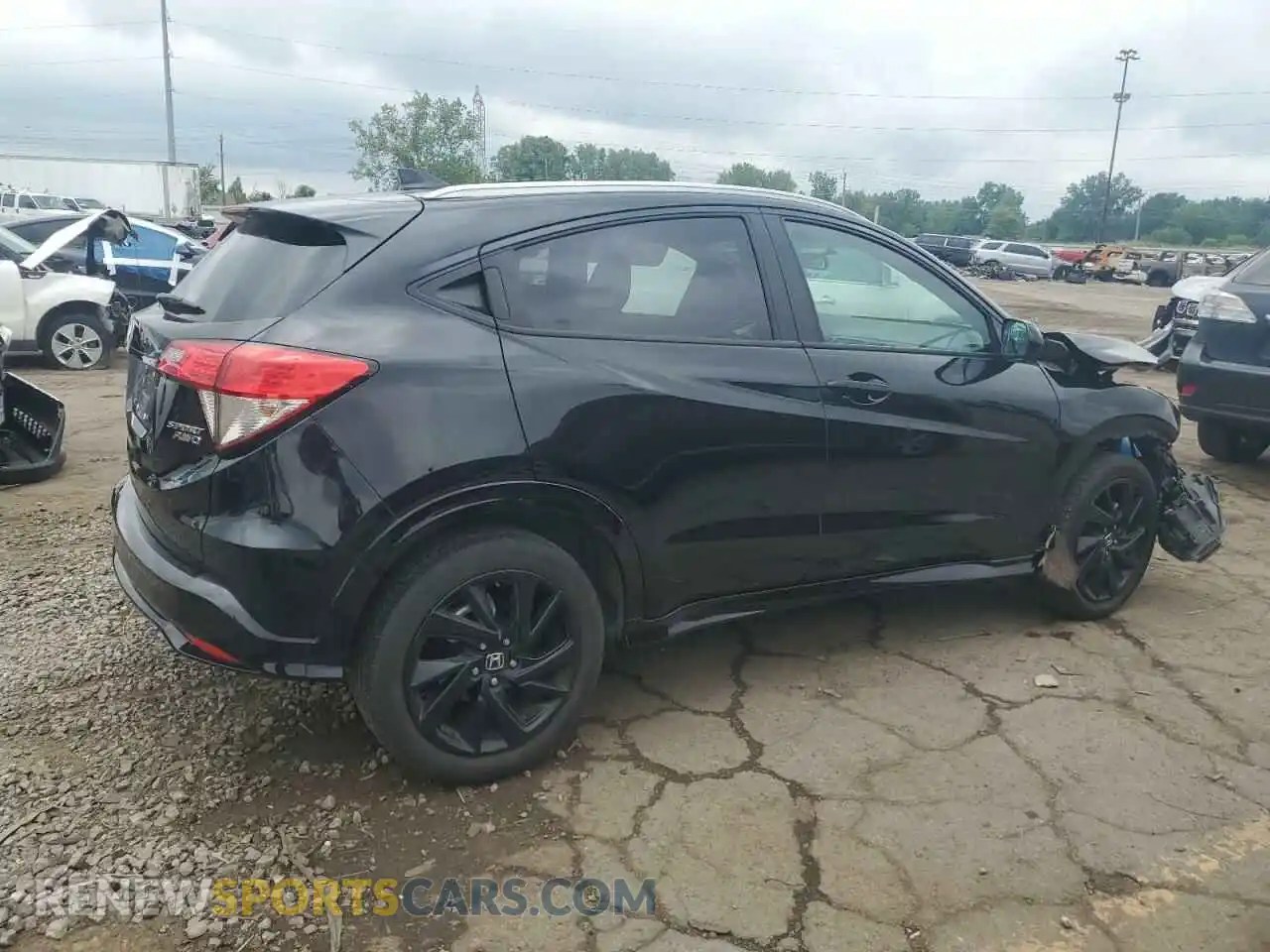 3 Photograph of a damaged car 3CZRU6H15MM755069 HONDA HR-V 2021