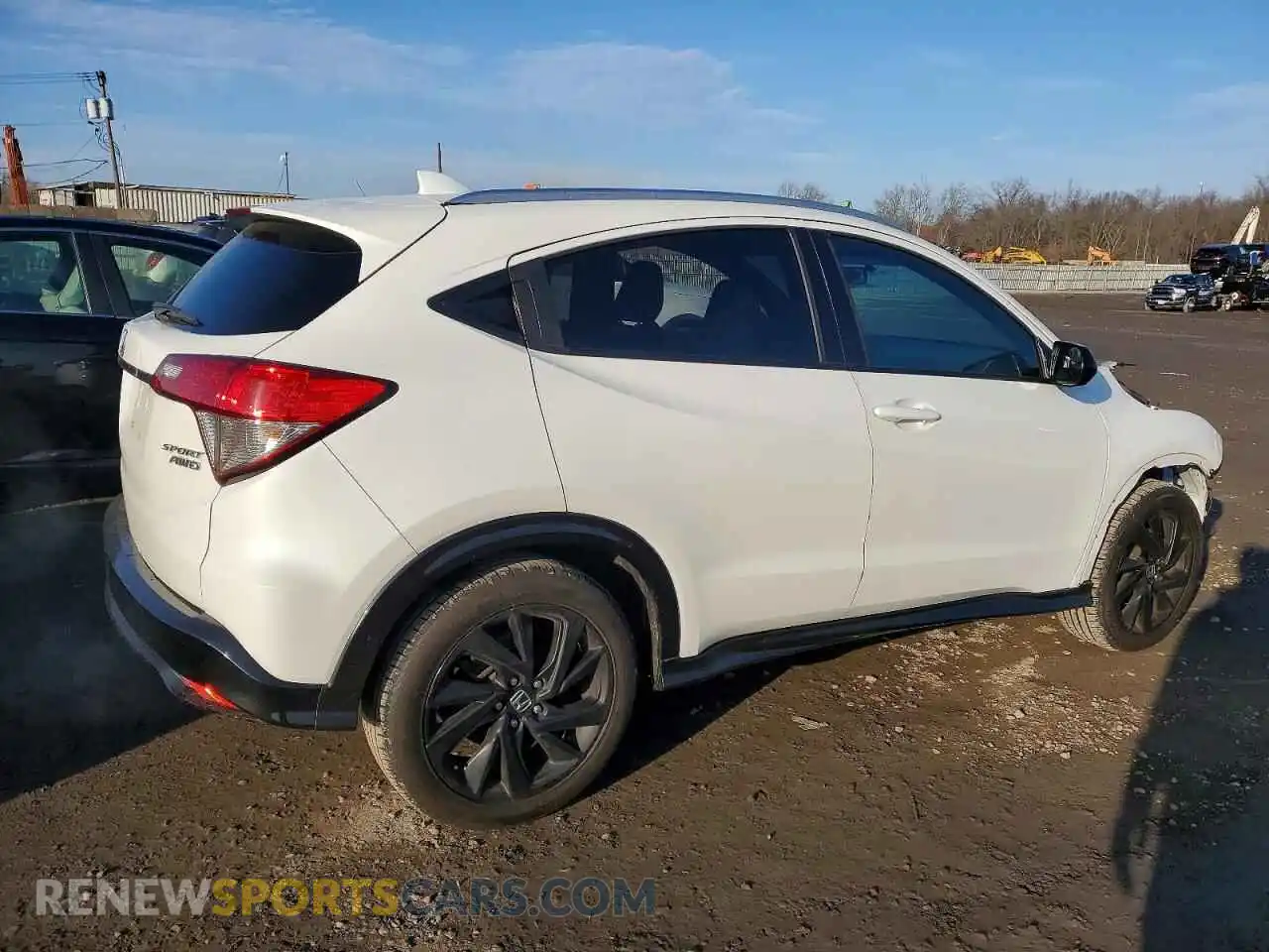 3 Photograph of a damaged car 3CZRU6H18MM714936 HONDA HR-V 2021