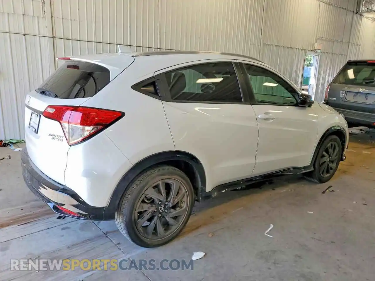 3 Photograph of a damaged car 3CZRU6H18MM723877 HONDA HR-V 2021