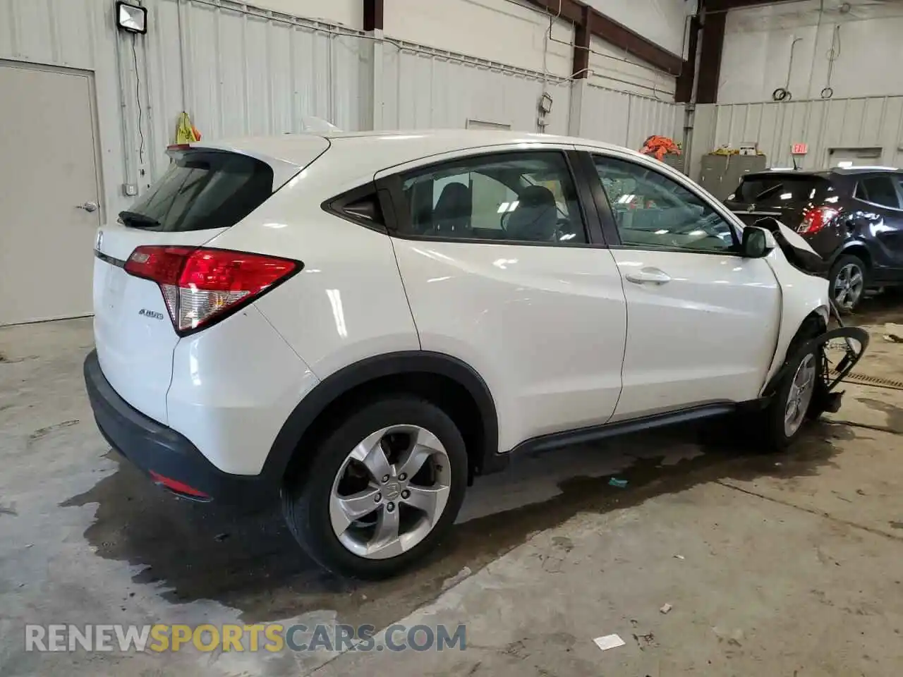 3 Photograph of a damaged car 3CZRU6H30MM710025 HONDA HR-V 2021
