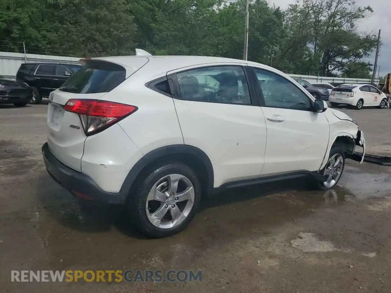 3 Photograph of a damaged car 3CZRU6H30MM718531 HONDA HR-V 2021