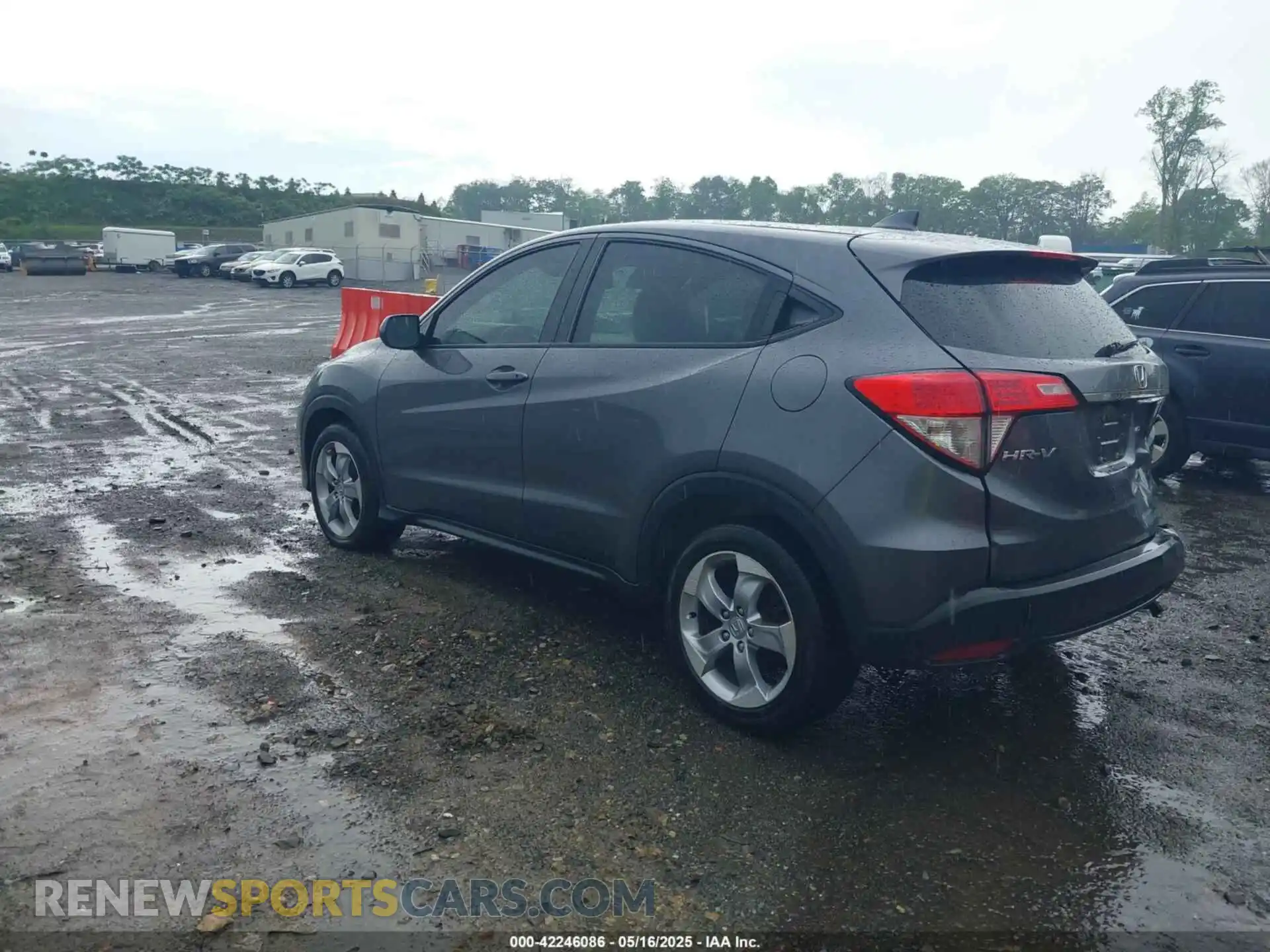 3 Photograph of a damaged car 3CZRU6H30MM744305 HONDA HR-V 2021