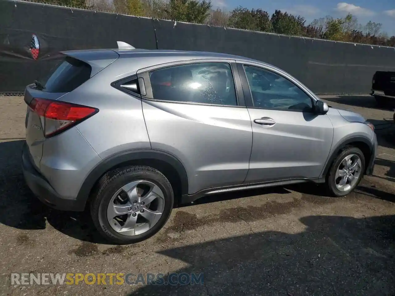 3 Photograph of a damaged car 3CZRU6H31MM711944 HONDA HR-V 2021