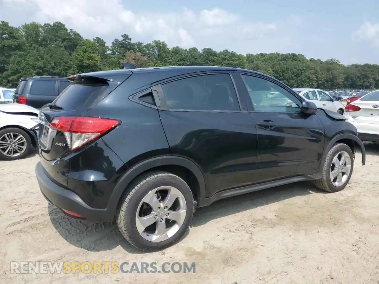 3 Photograph of a damaged car 3CZRU6H31MM712401 HONDA HR-V 2021