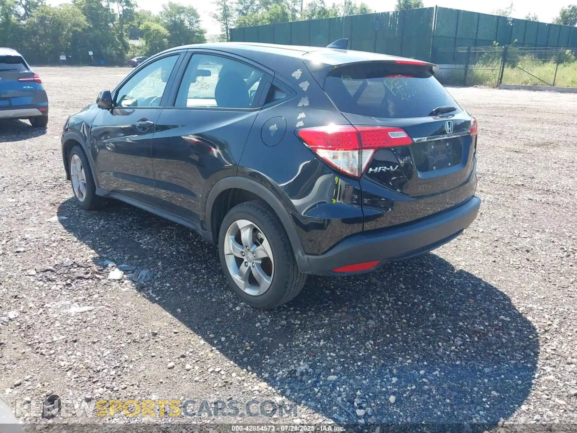 3 Photograph of a damaged car 3CZRU6H31MM746628 HONDA HR-V 2021