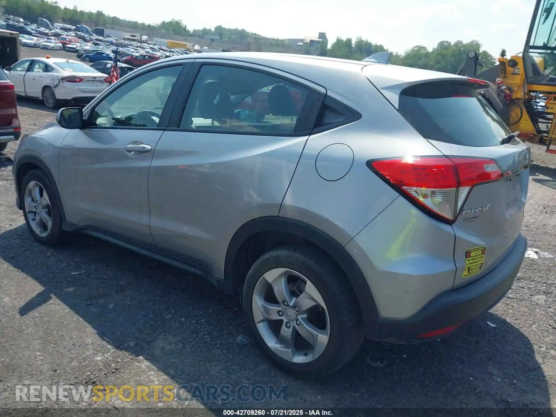 3 Photograph of a damaged car 3CZRU6H32MM705697 HONDA HR-V 2021