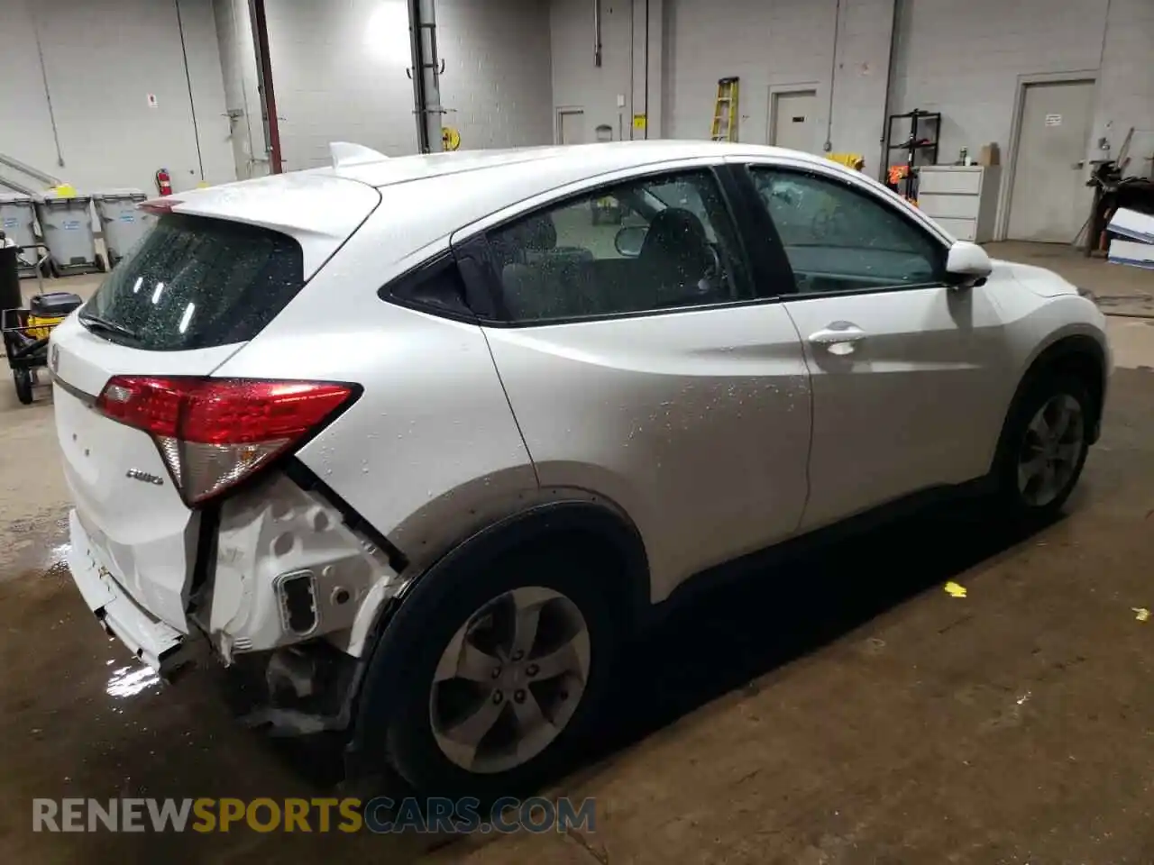 3 Photograph of a damaged car 3CZRU6H32MM719504 HONDA HR-V 2021