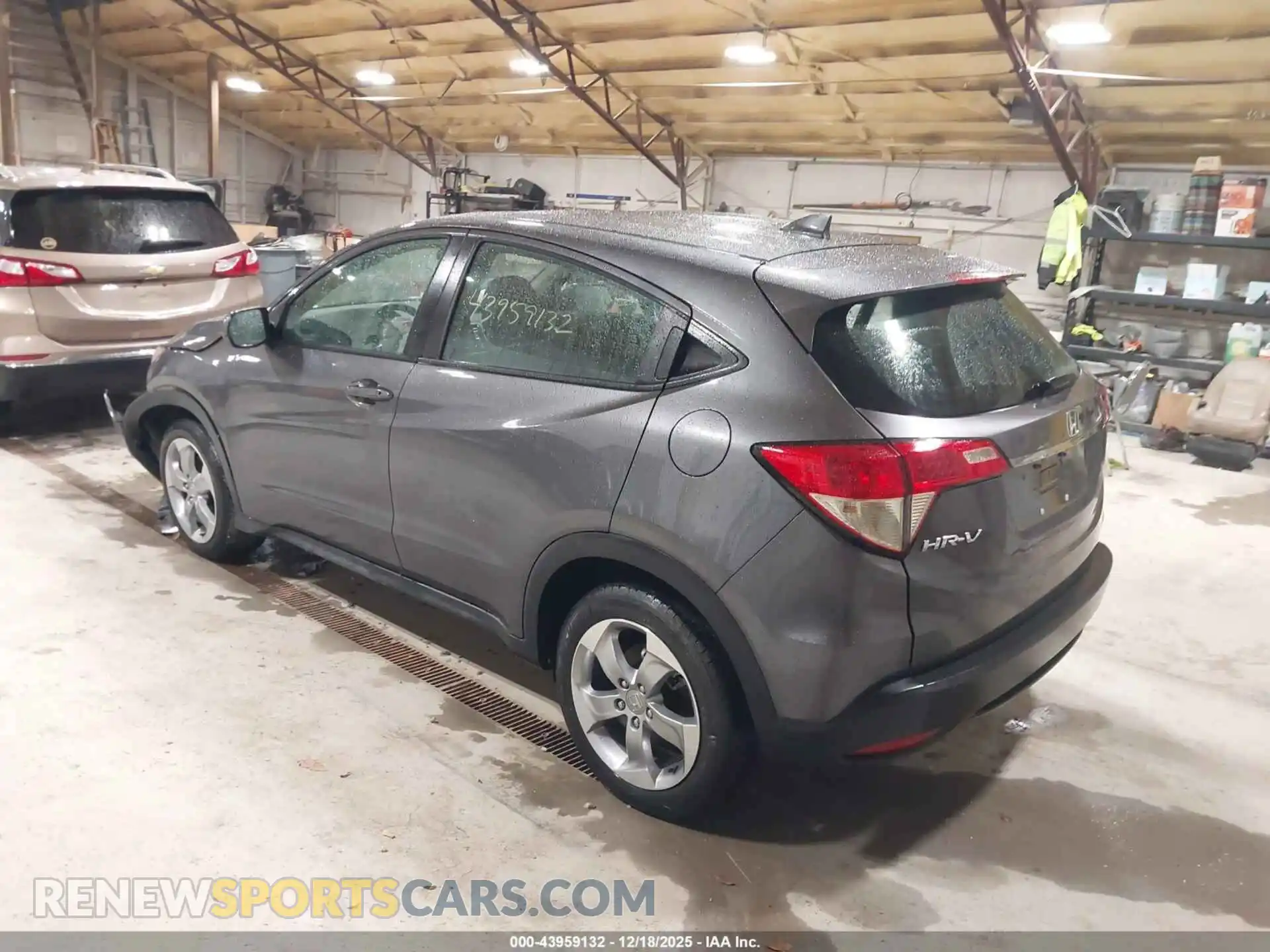 3 Photograph of a damaged car 3CZRU6H32MM739235 HONDA HR-V 2021