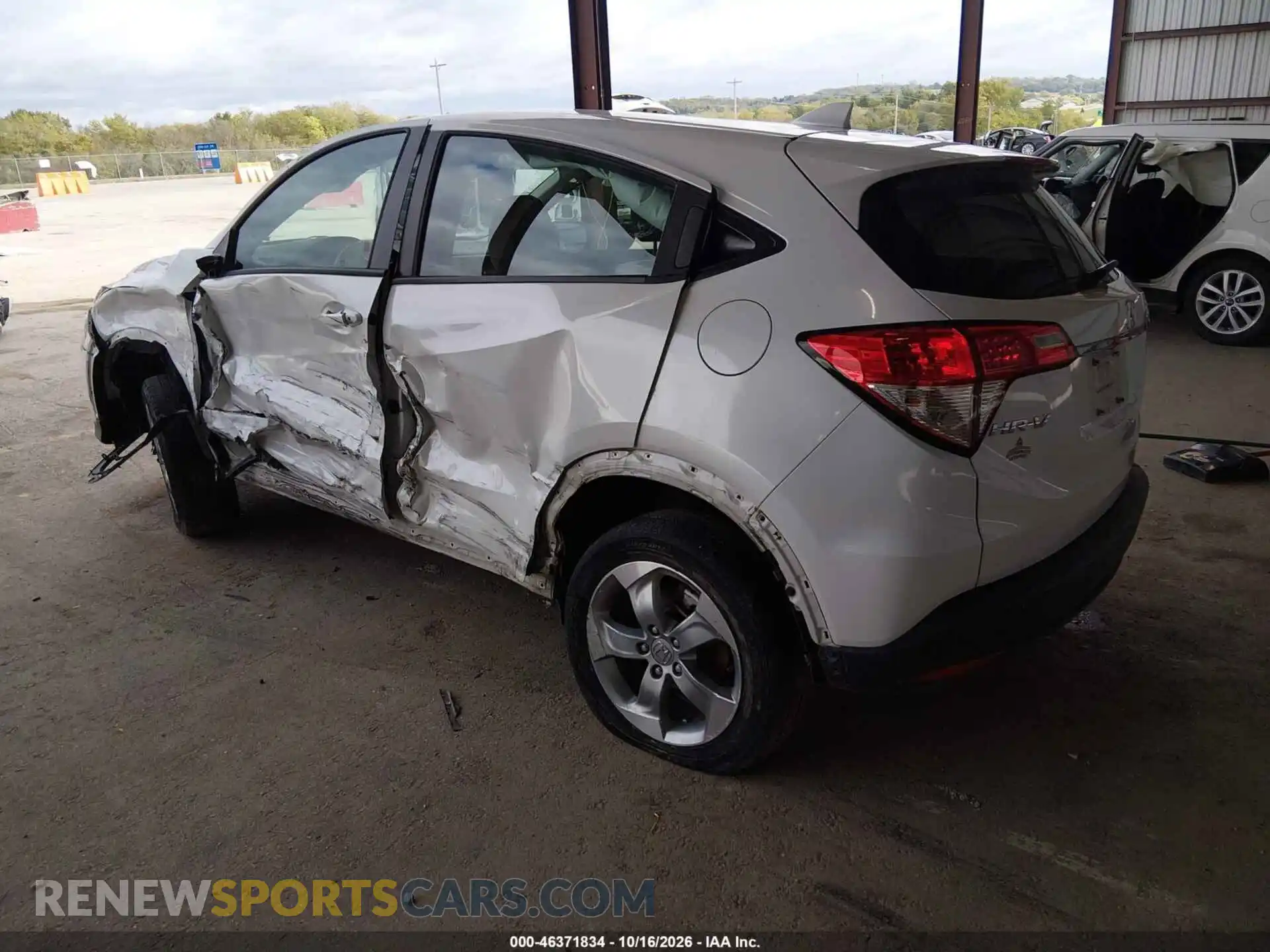 3 Photograph of a damaged car 3CZRU6H33MM701206 HONDA HR-V 2021