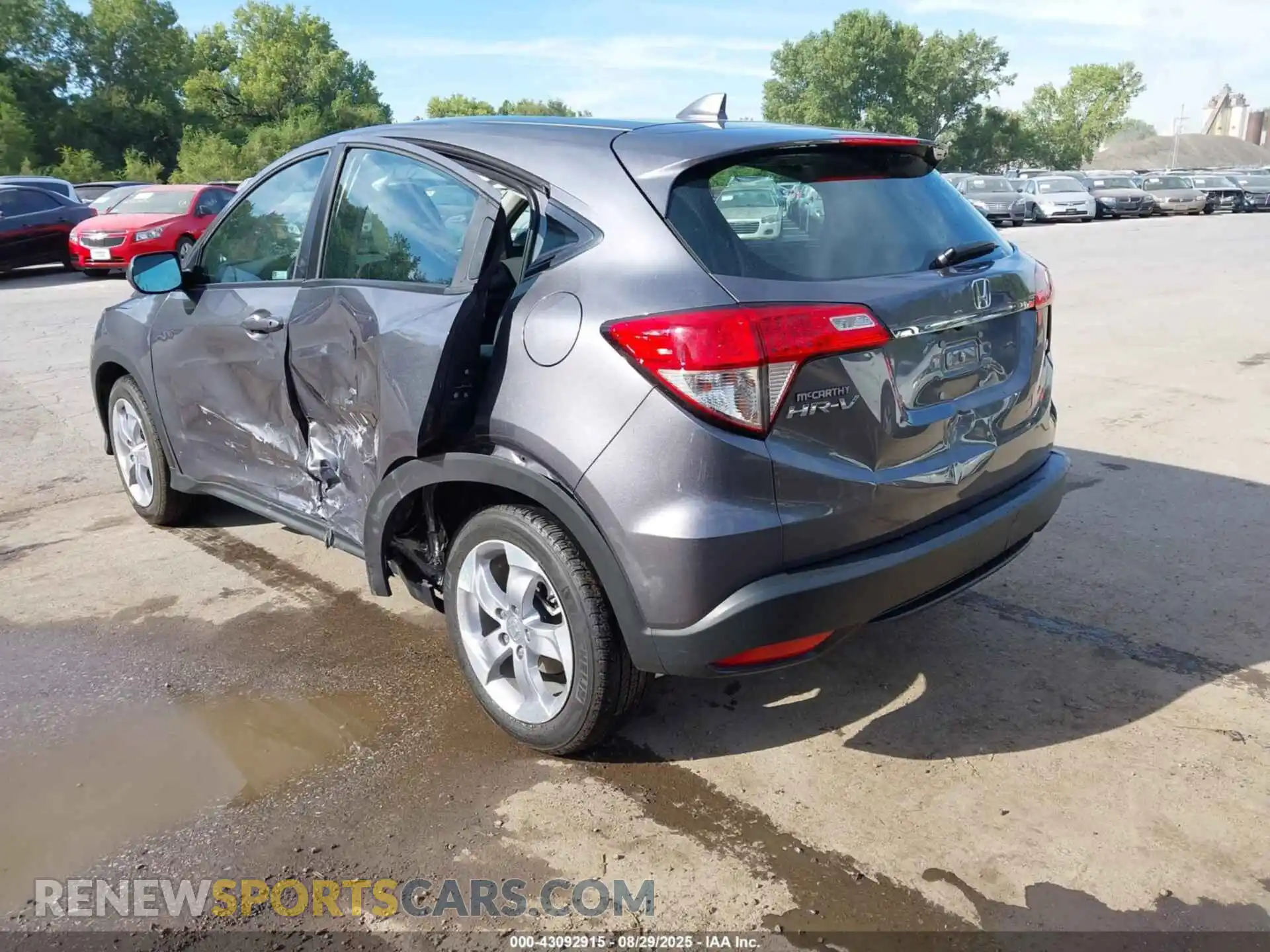3 Photograph of a damaged car 3CZRU6H33MM716238 HONDA HR-V 2021