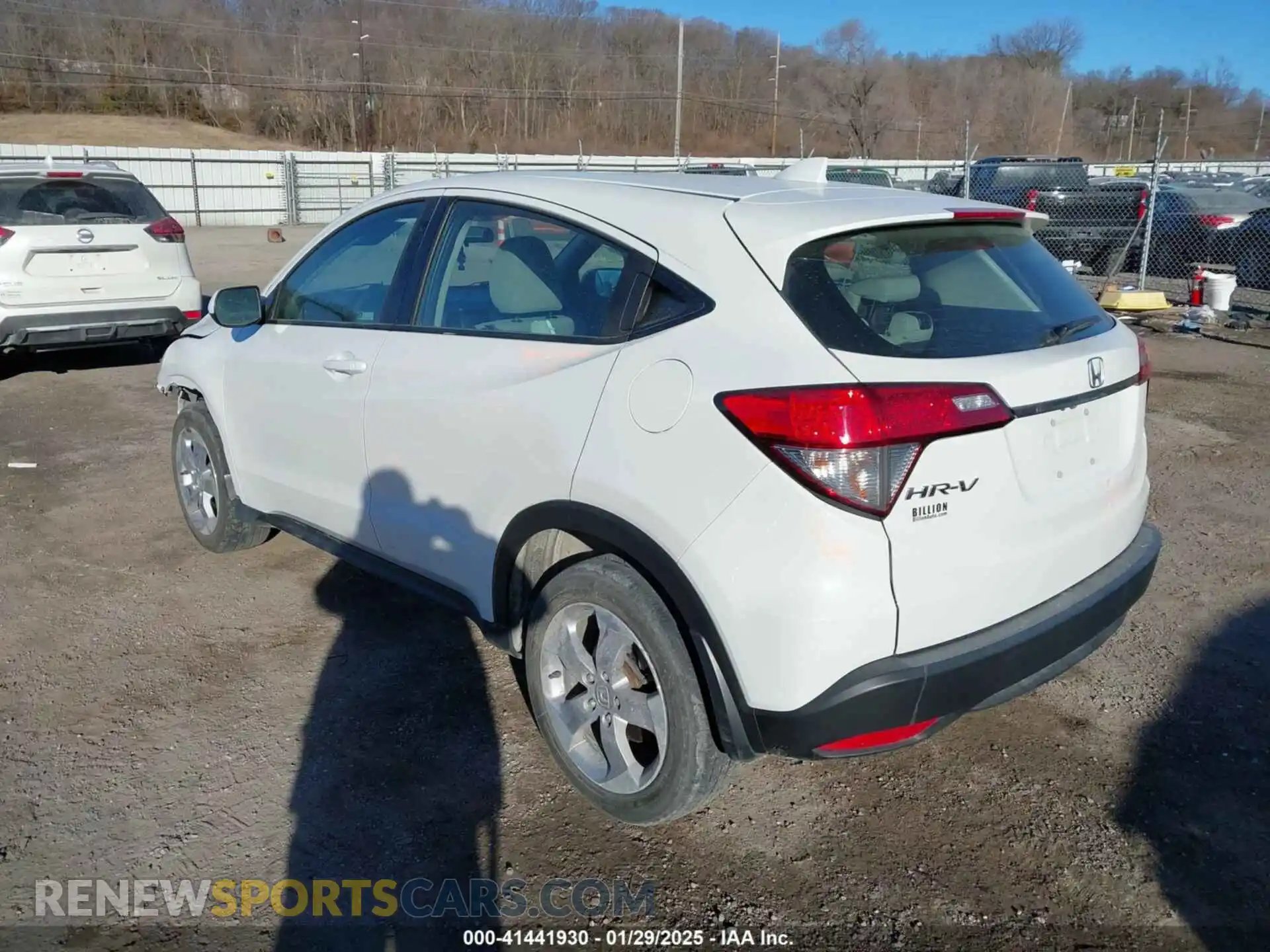 3 Photograph of a damaged car 3CZRU6H33MM731936 HONDA HR-V 2021