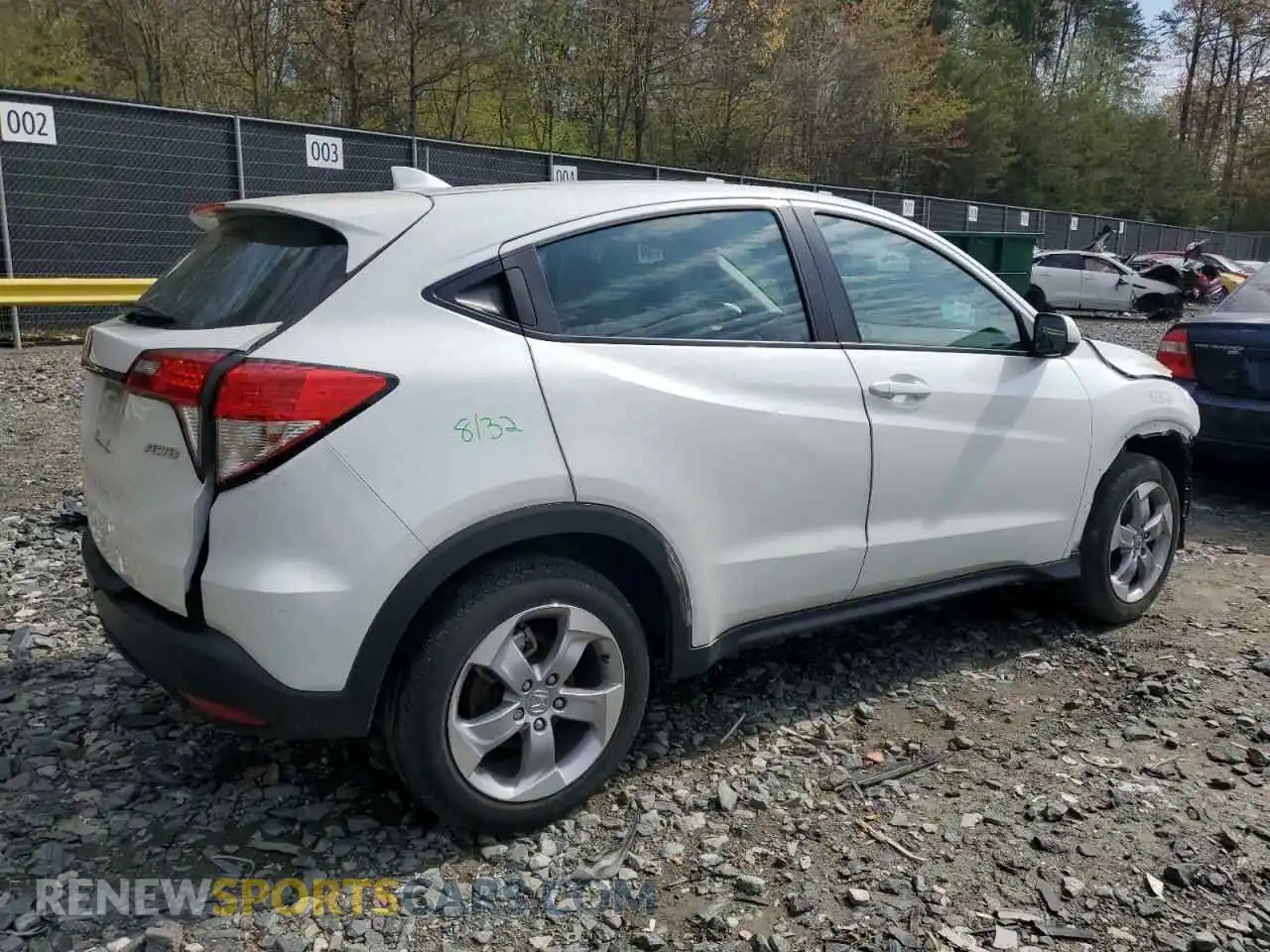 3 Photograph of a damaged car 3CZRU6H33MM734447 HONDA HR-V 2021