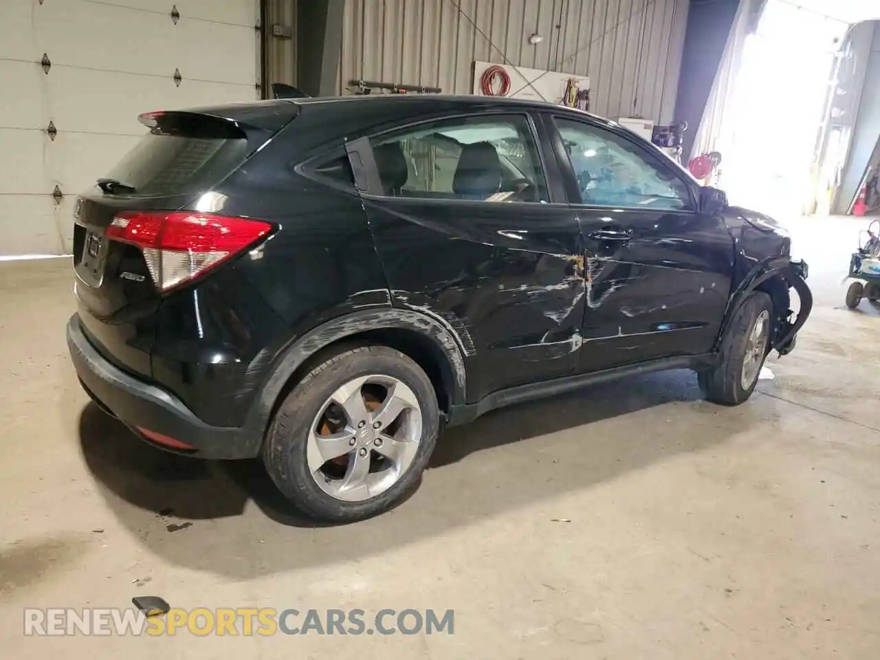 3 Photograph of a damaged car 3CZRU6H34MM719570 HONDA HR-V 2021