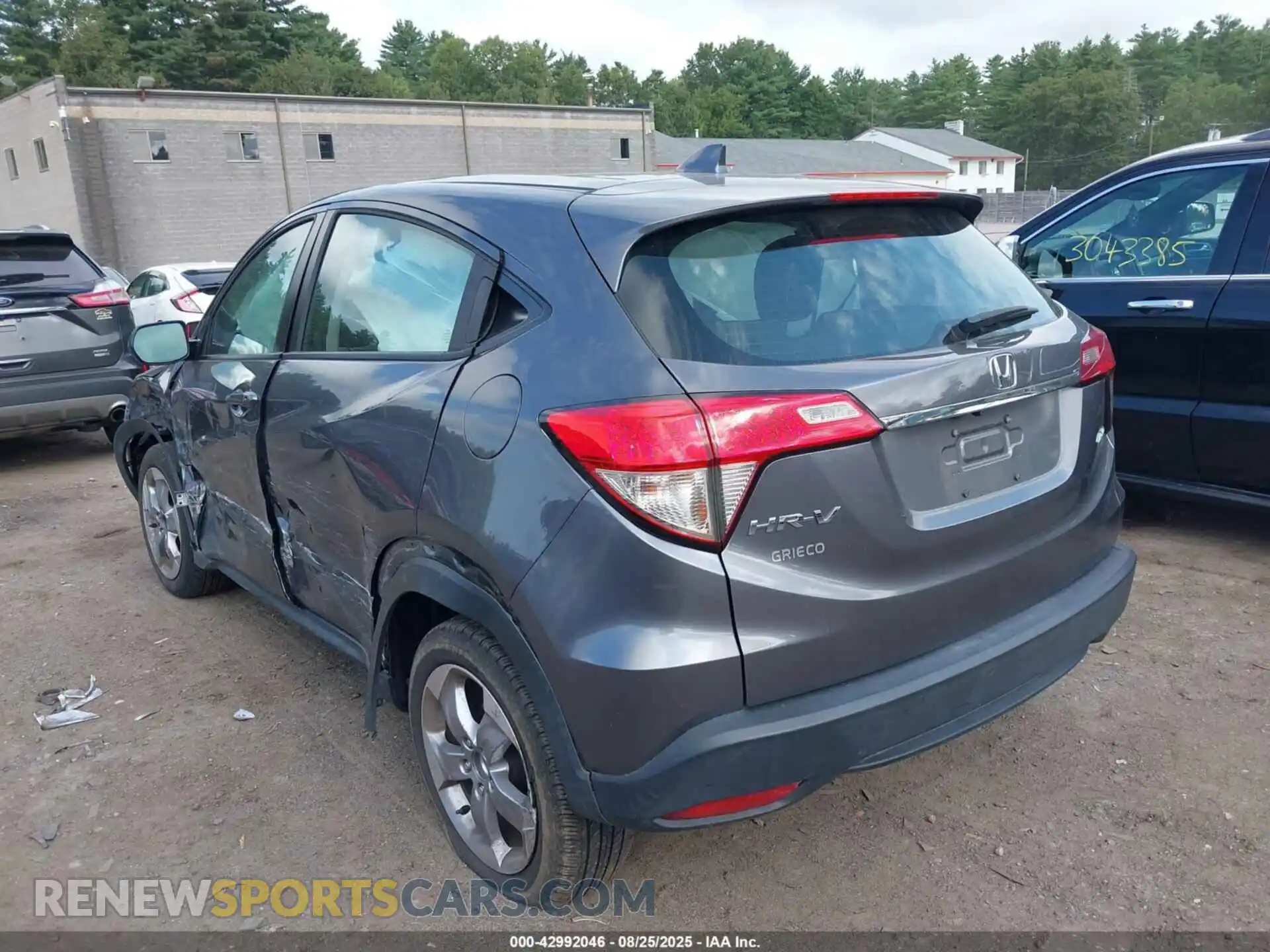 3 Photograph of a damaged car 3CZRU6H35MM705645 HONDA HR-V 2021