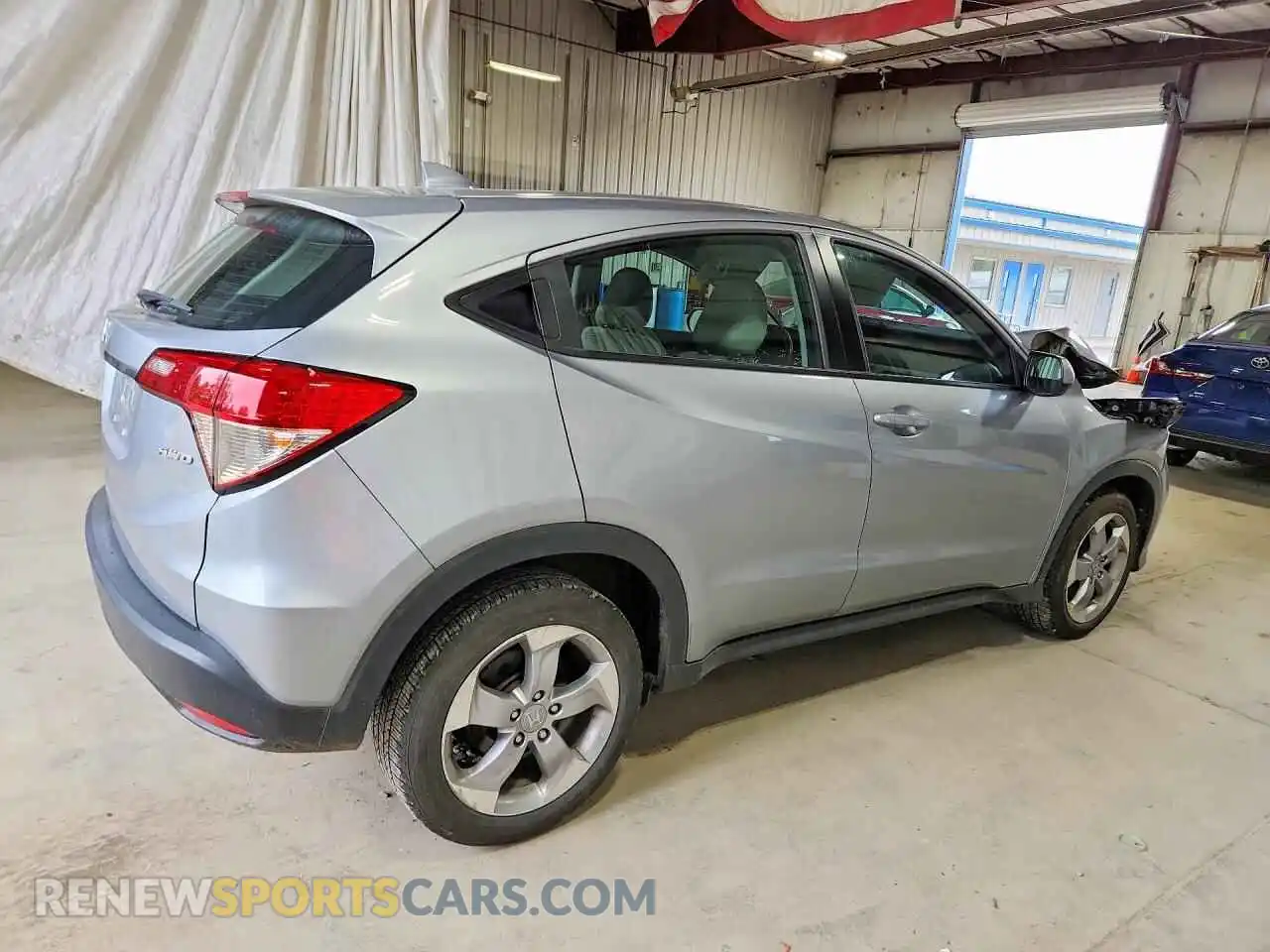 3 Photograph of a damaged car 3CZRU6H35MM721991 HONDA HR-V 2021