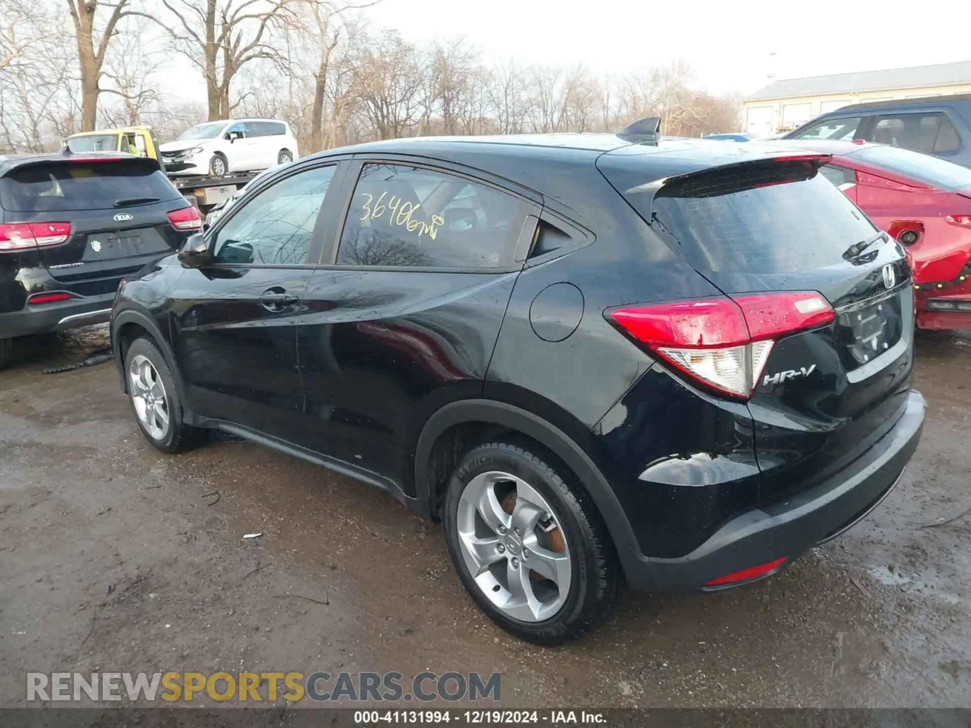 3 Photograph of a damaged car 3CZRU6H36MM736659 HONDA HR-V 2021
