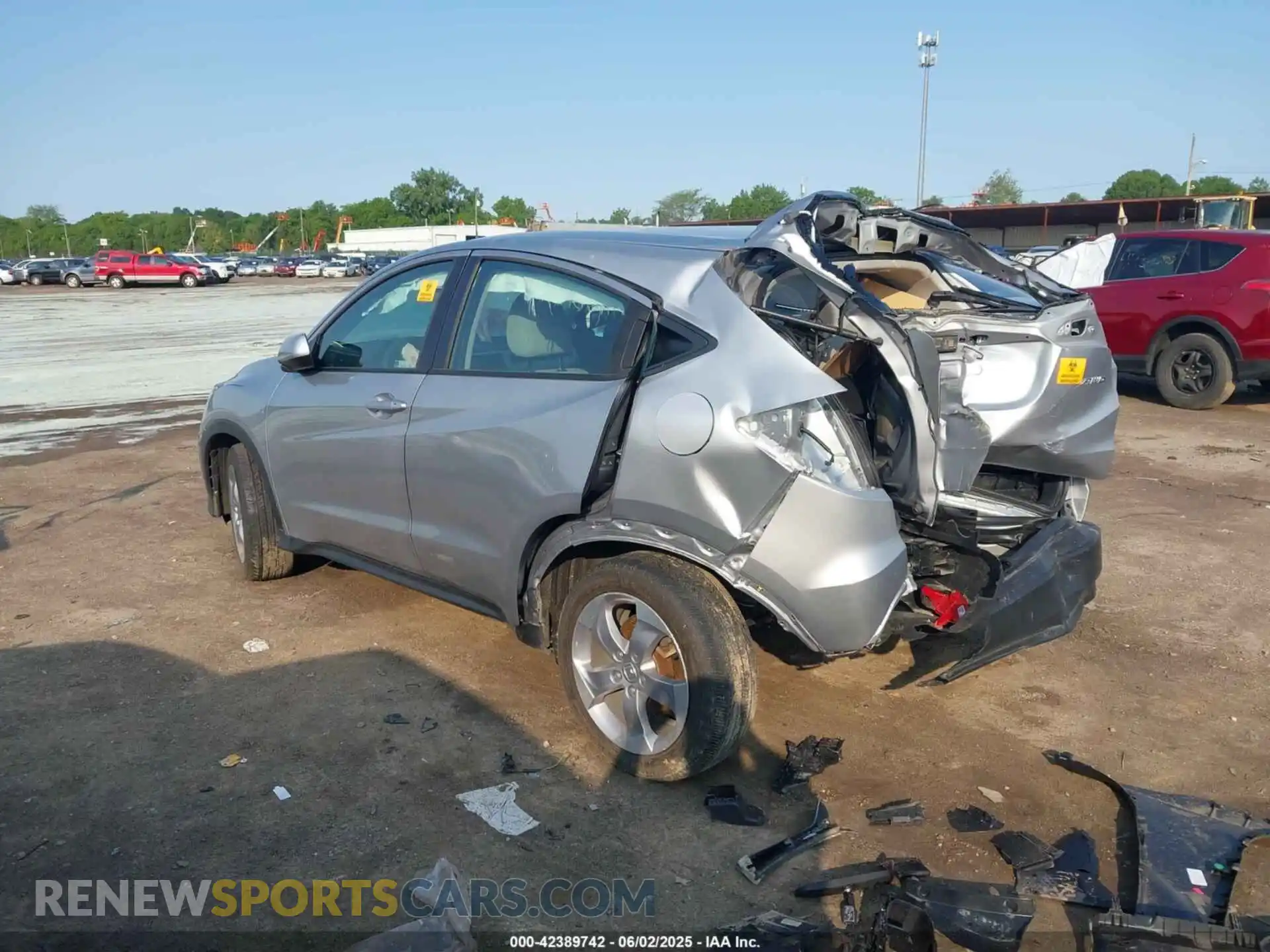 3 Photograph of a damaged car 3CZRU6H36MM739710 HONDA HR-V 2021
