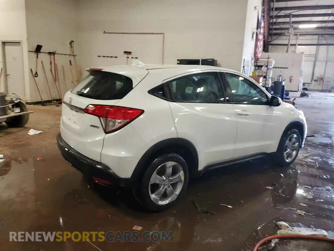 3 Photograph of a damaged car 3CZRU6H37MM713326 HONDA HR-V 2021