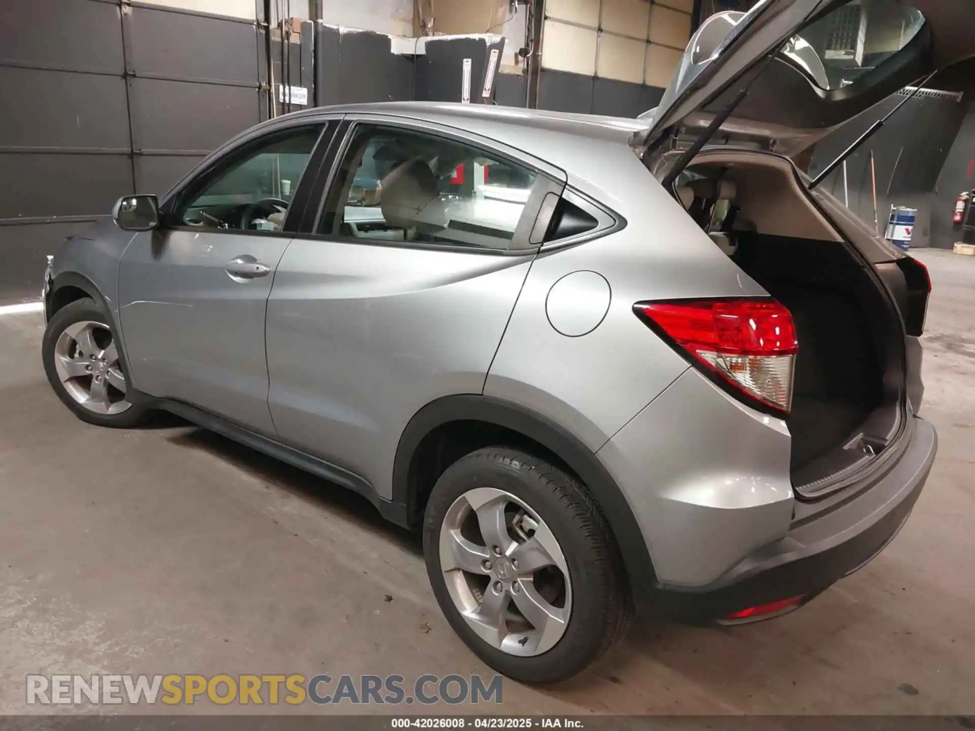 3 Photograph of a damaged car 3CZRU6H37MM718266 HONDA HR-V 2021
