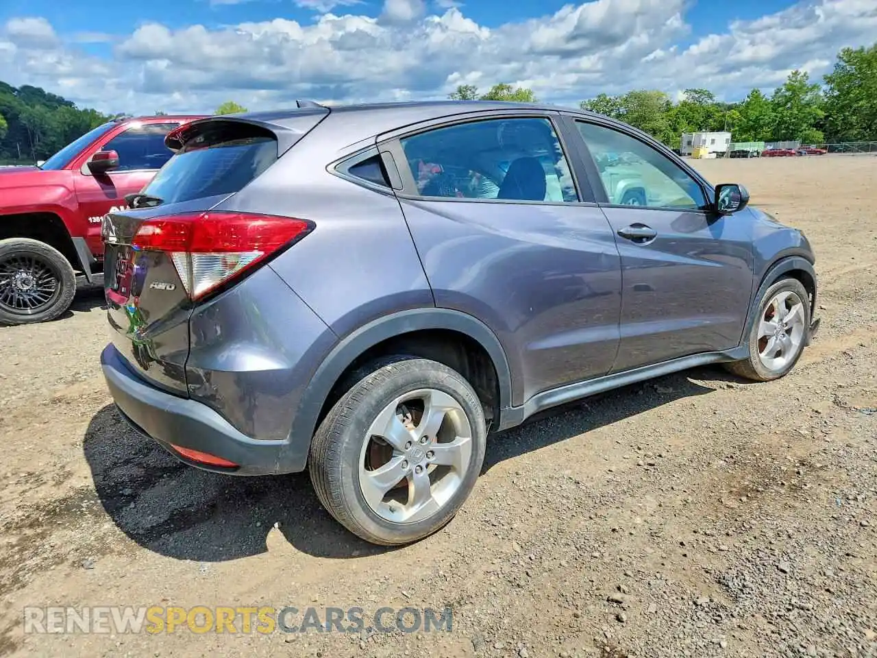 3 Photograph of a damaged car 3CZRU6H38MM703081 HONDA HR-V 2021