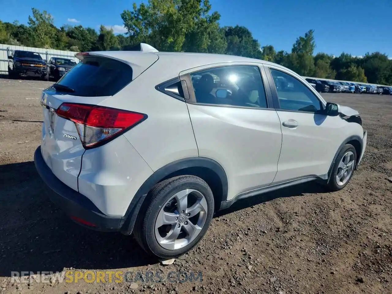 3 Photograph of a damaged car 3CZRU6H38MM713349 HONDA HR-V 2021