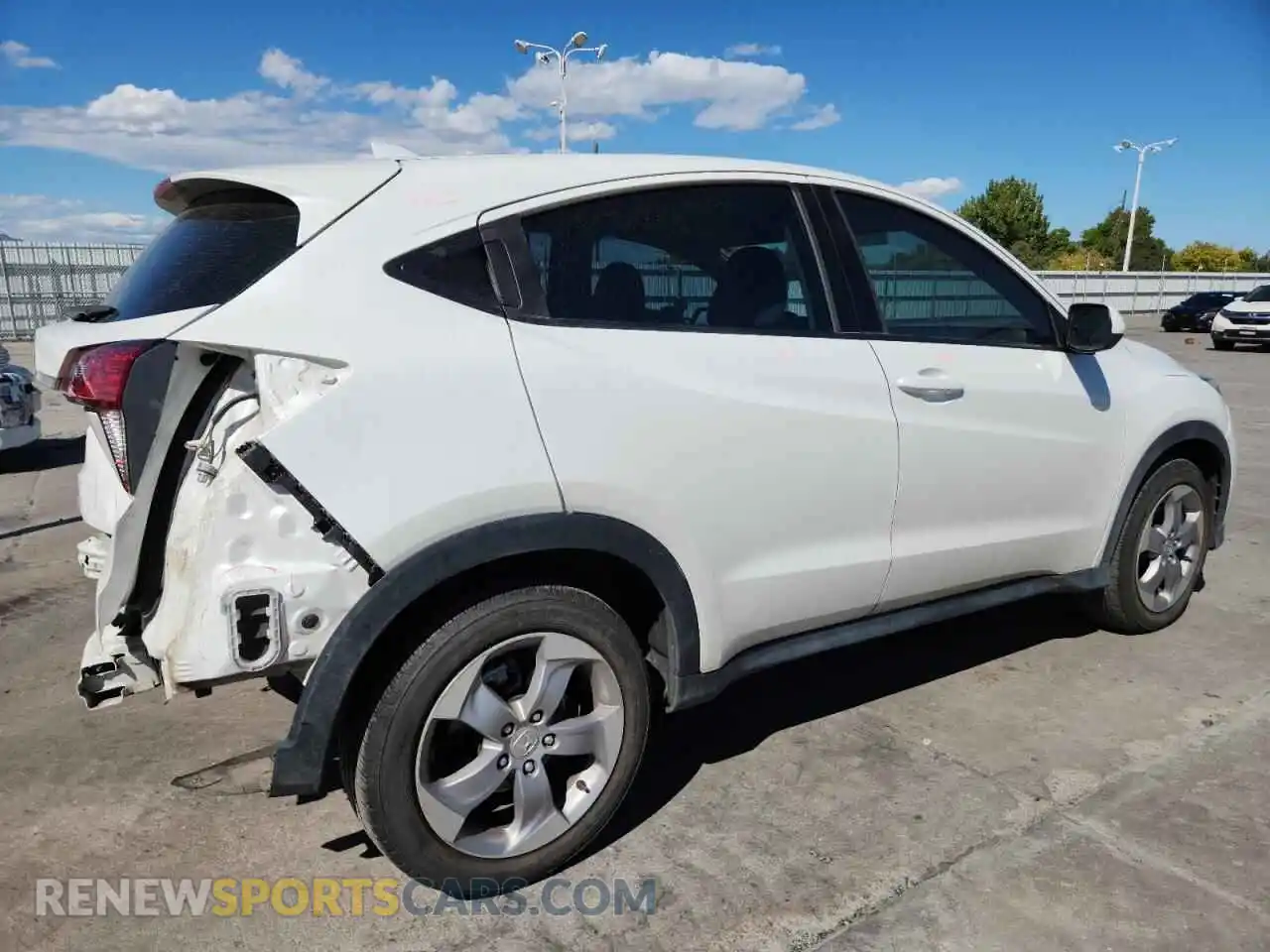 3 Photograph of a damaged car 3CZRU6H38MM715926 HONDA HR-V 2021