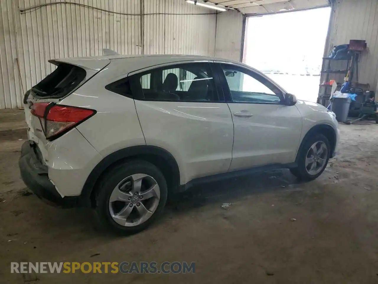 3 Photograph of a damaged car 3CZRU6H39MM733206 HONDA HR-V 2021