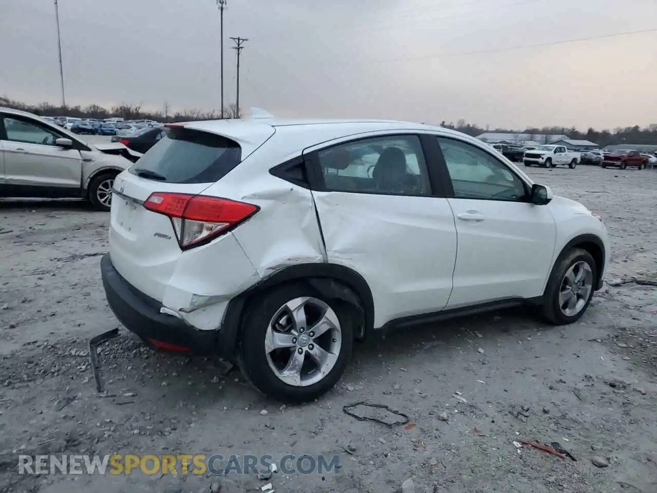 3 Photograph of a damaged car 3CZRU6H39MM737725 HONDA HR-V 2021