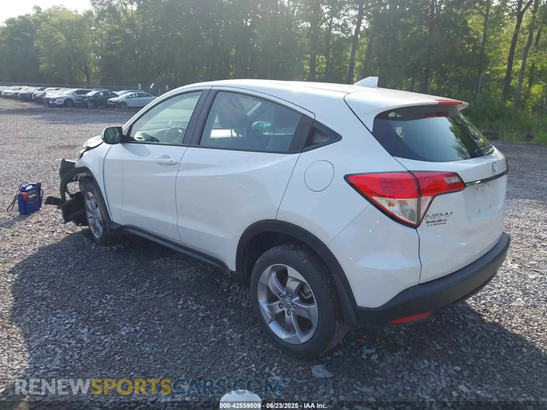 3 Photograph of a damaged car 3CZRU6H3XMM716804 HONDA HR-V 2021