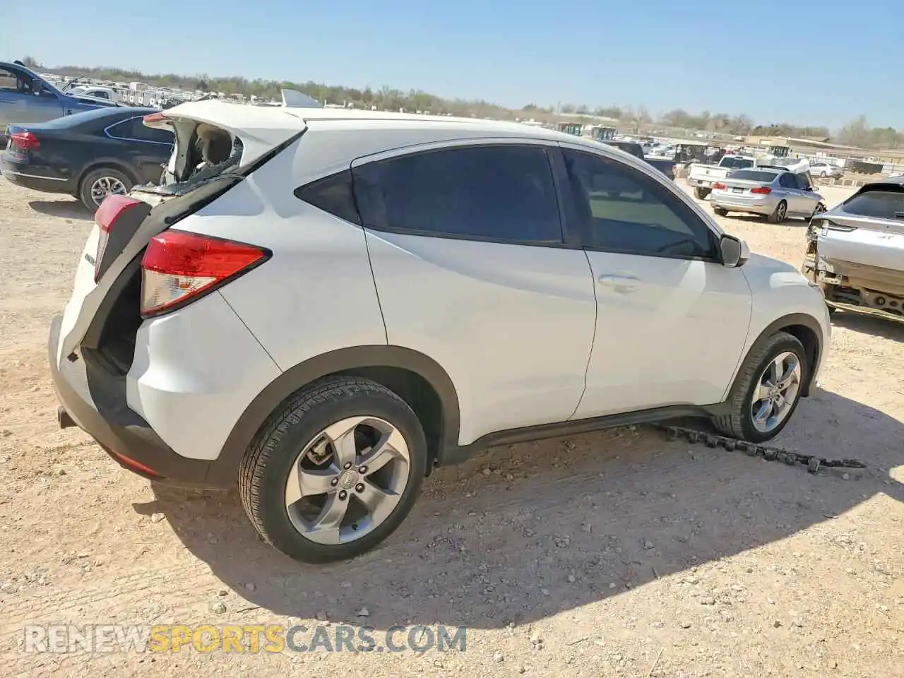 3 Photograph of a damaged car 3CZRU6H3XMM719542 HONDA HR-V 2021