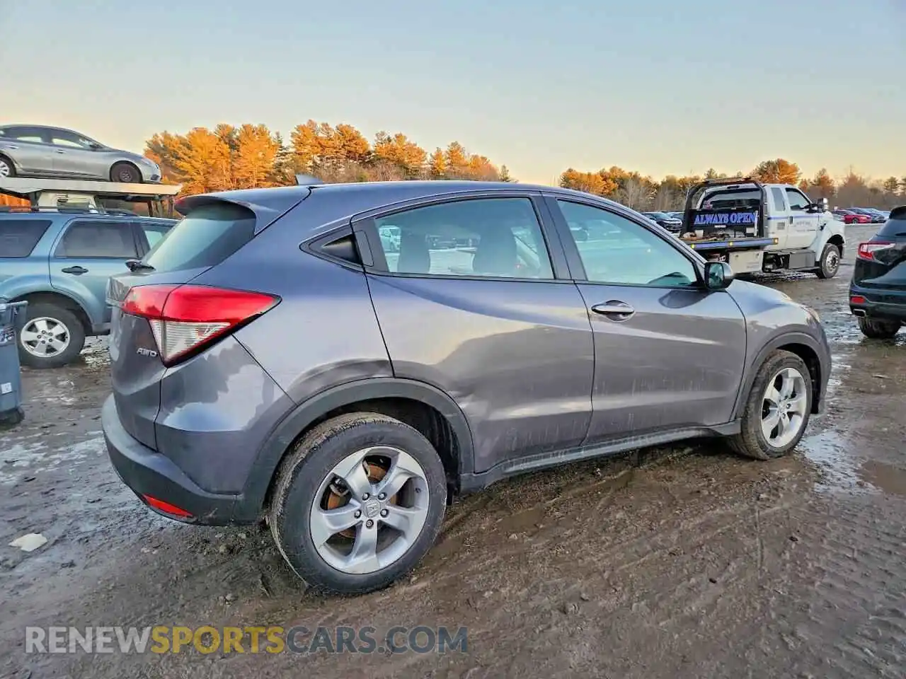3 Photograph of a damaged car 3CZRU6H3XMM726989 HONDA HR-V 2021