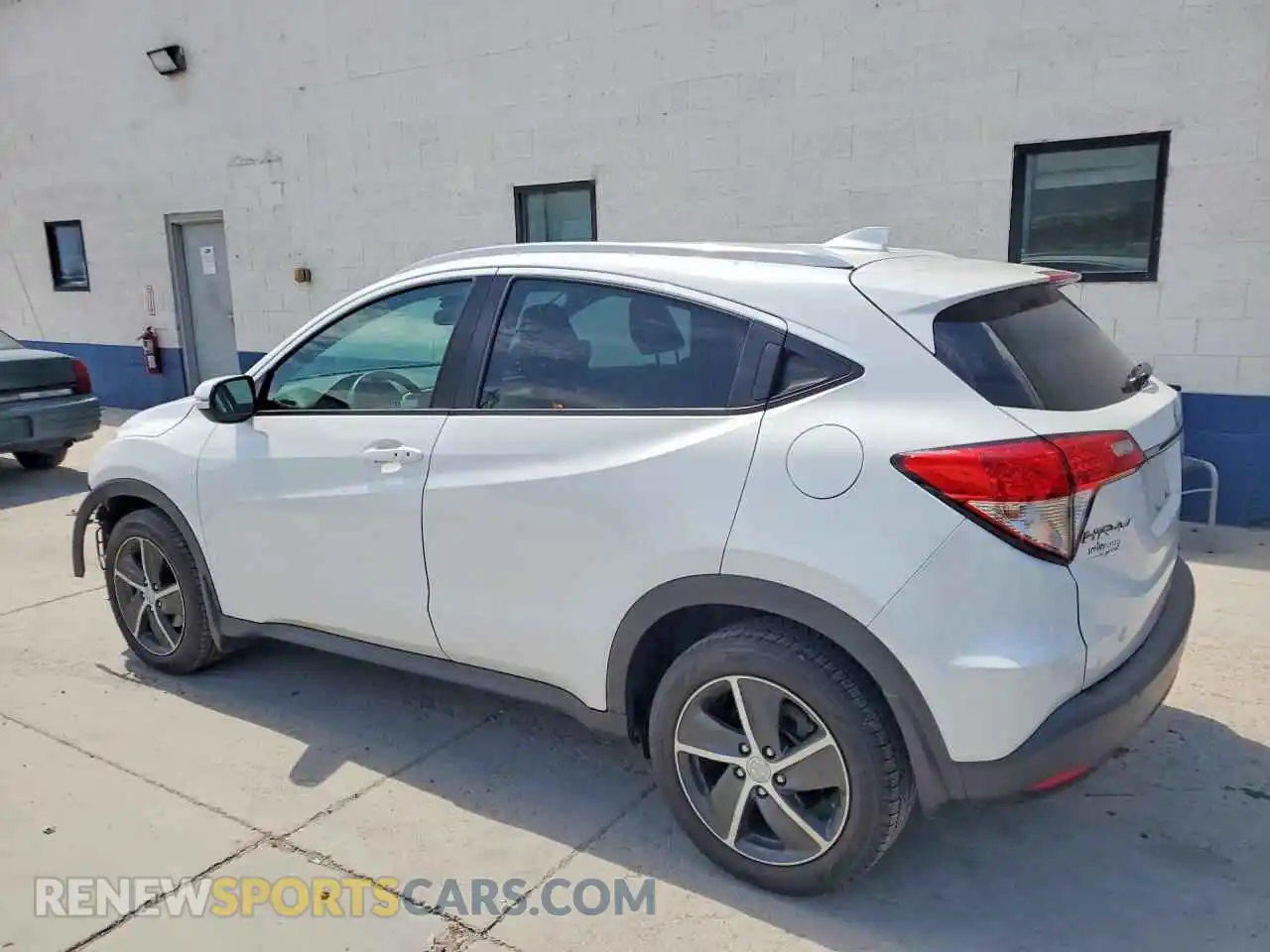 2 Photograph of a damaged car 3CZRU6H50MM702637 HONDA HR-V 2021