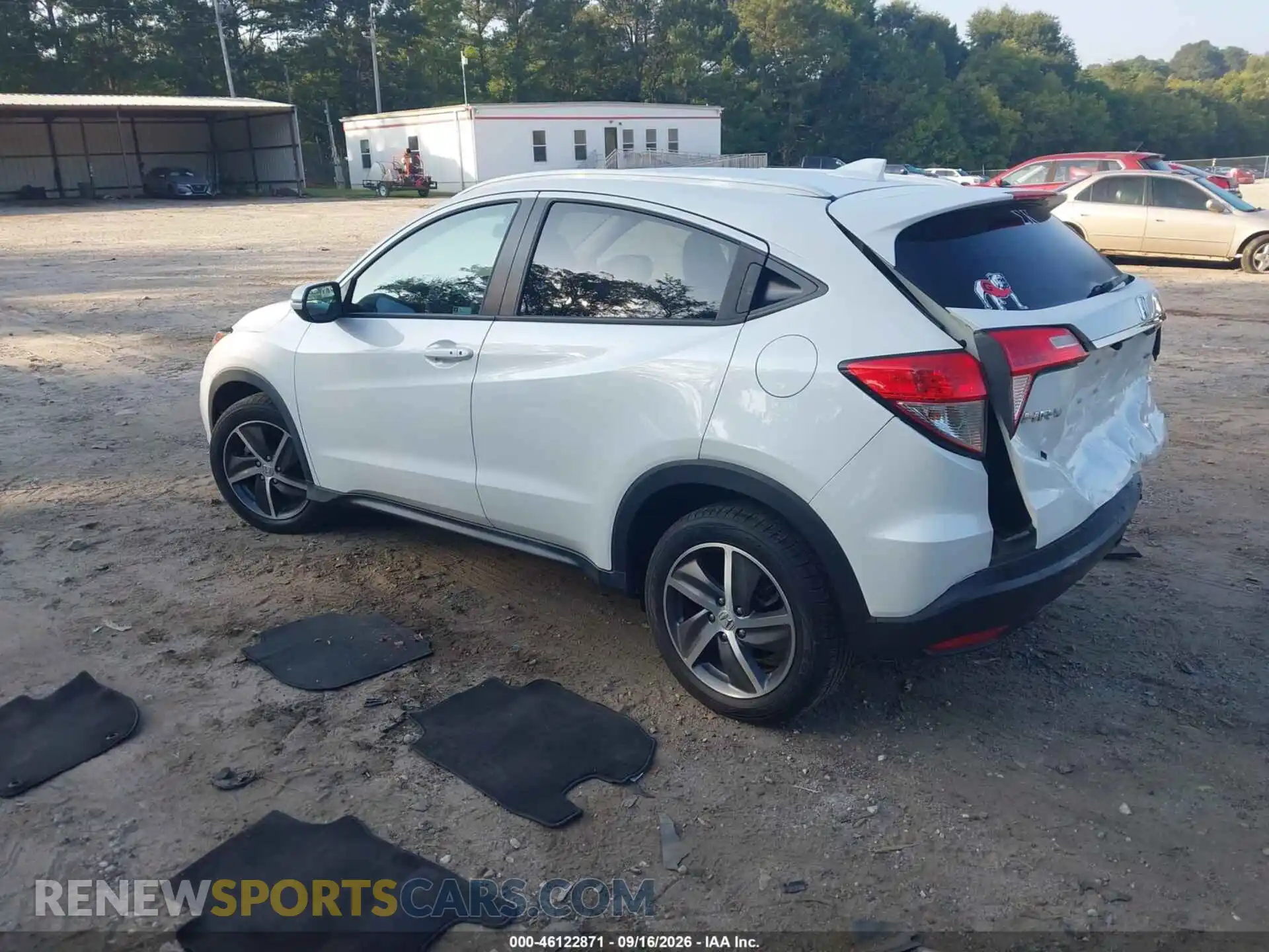 3 Photograph of a damaged car 3CZRU6H50MM712889 HONDA HR-V 2021