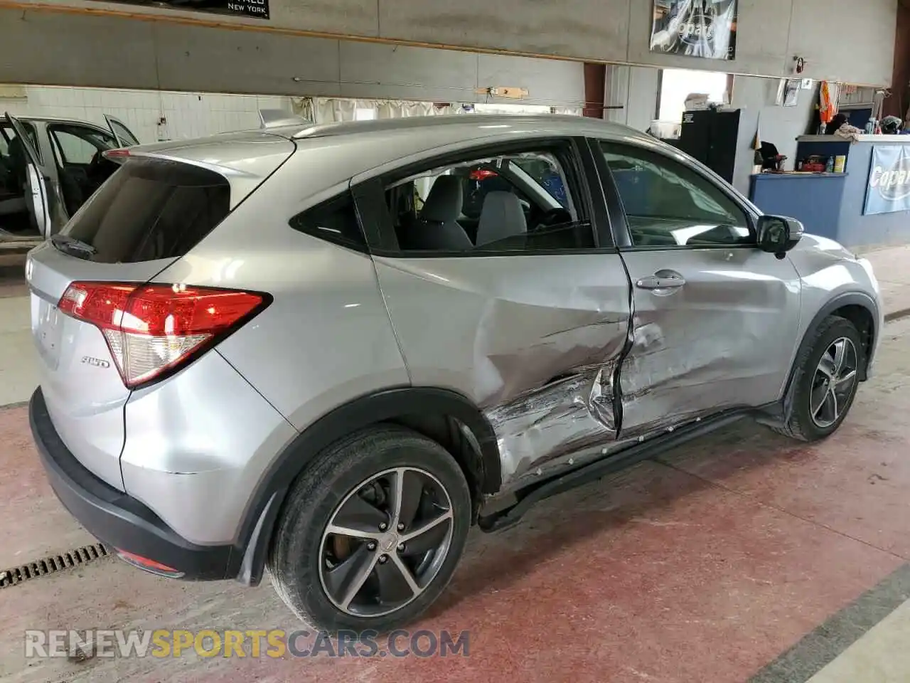 3 Photograph of a damaged car 3CZRU6H50MM714562 HONDA HR-V 2021
