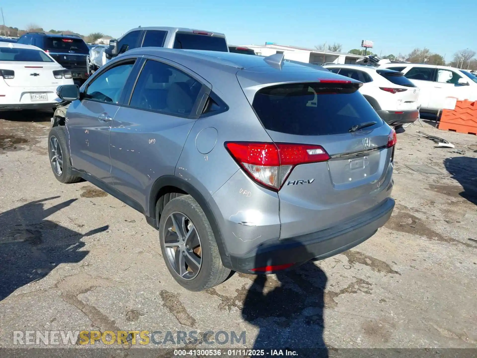 3 Photograph of a damaged car 3CZRU6H50MM744869 HONDA HR-V 2021