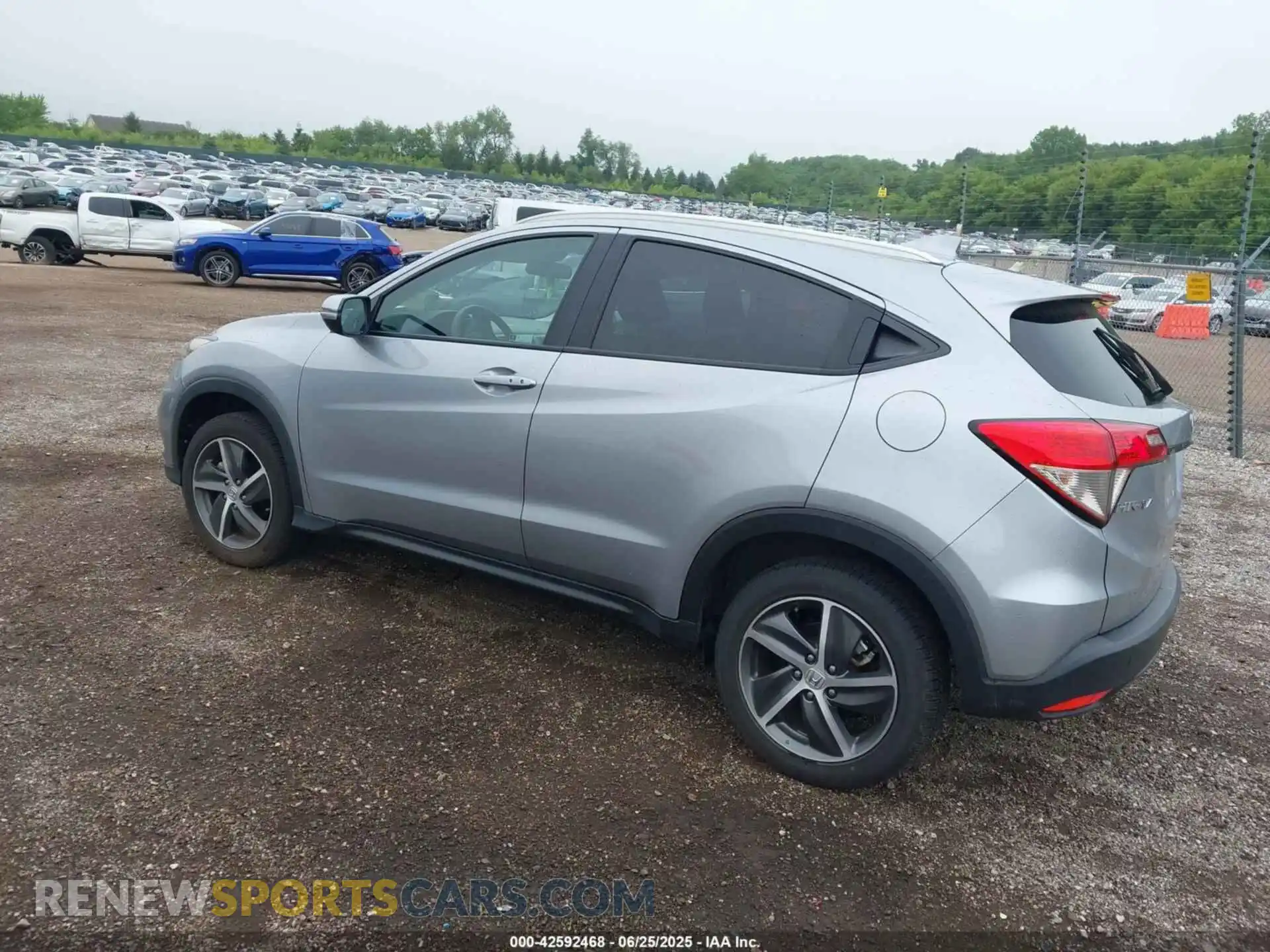 3 Photograph of a damaged car 3CZRU6H50MM751868 HONDA HR-V 2021